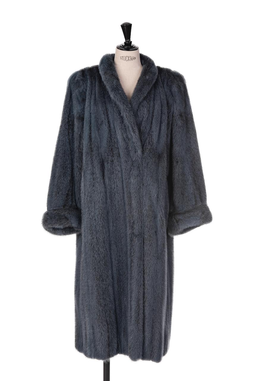 YVES SAINT LAURENT Fourrures YSL Grey Blue Dyed Saga Mink Fur Coat, 1980s In Excellent Condition In Munich, DE