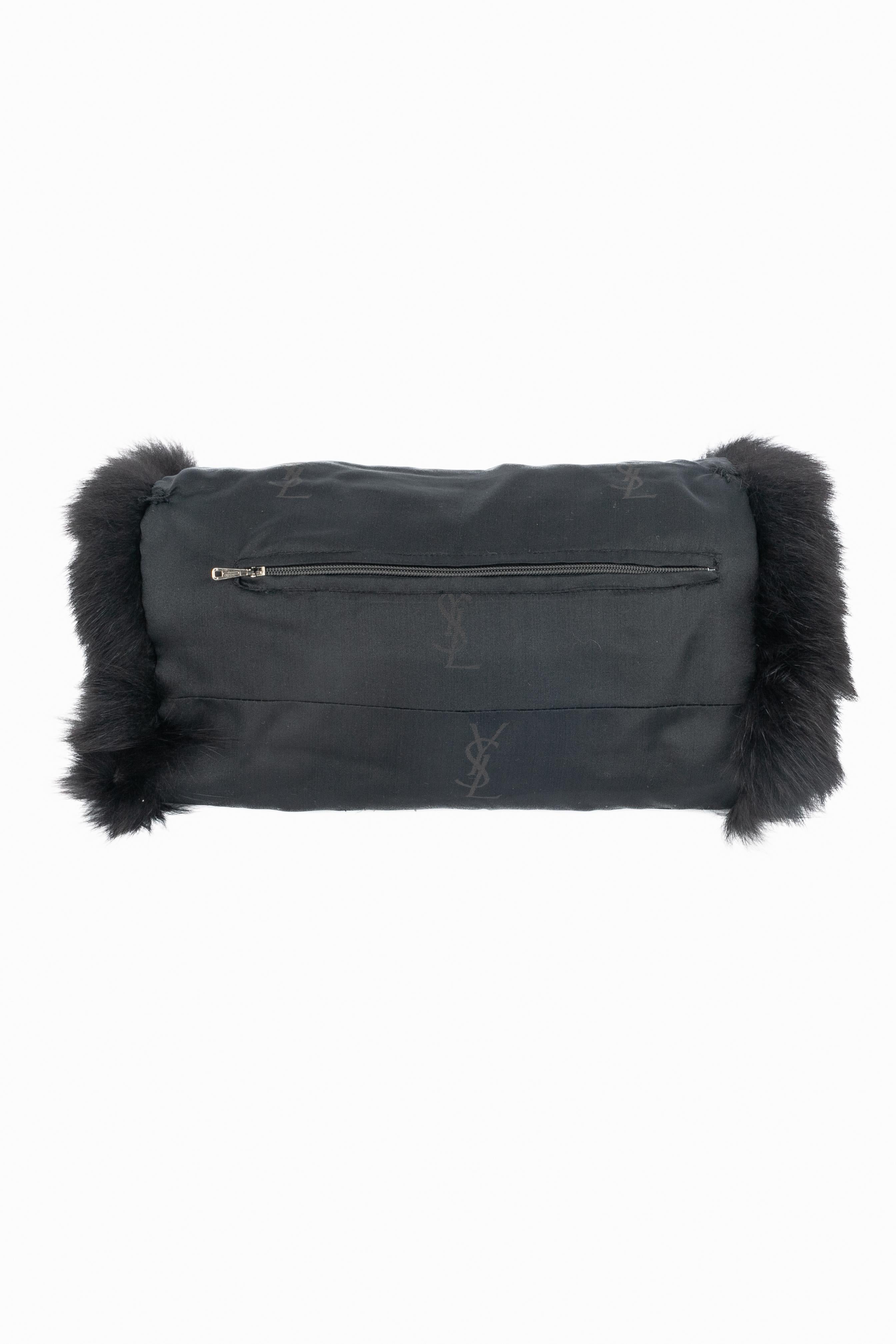 Yves Saint Laurent fox muff en vente 2