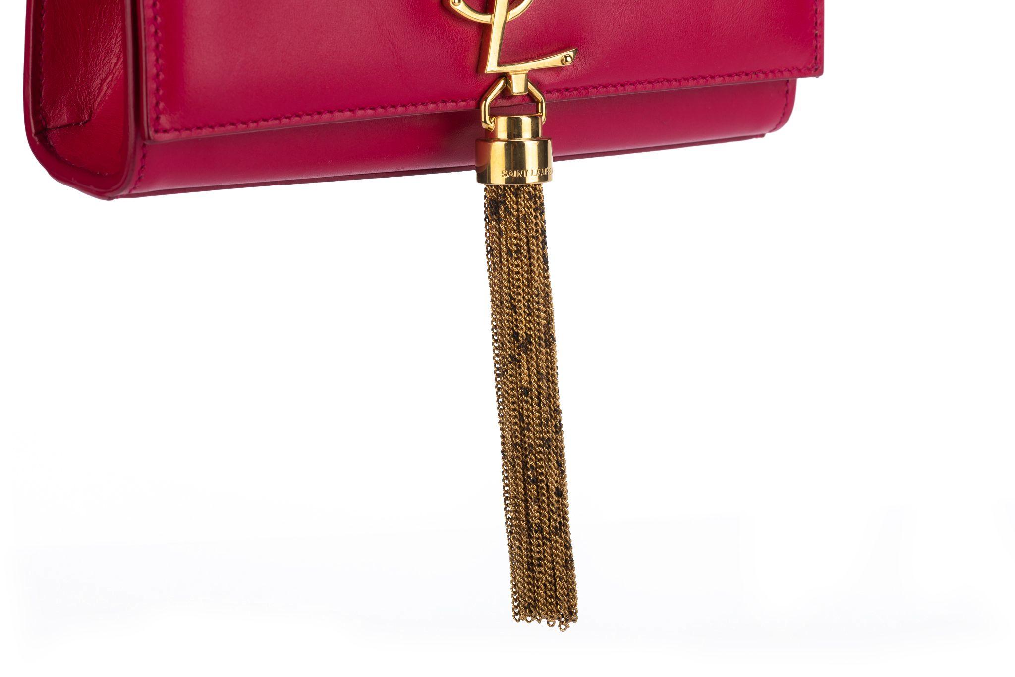 Women's or Men's Yves Saint Laurent Fuchsia Leather Cross Body Bag For Sale