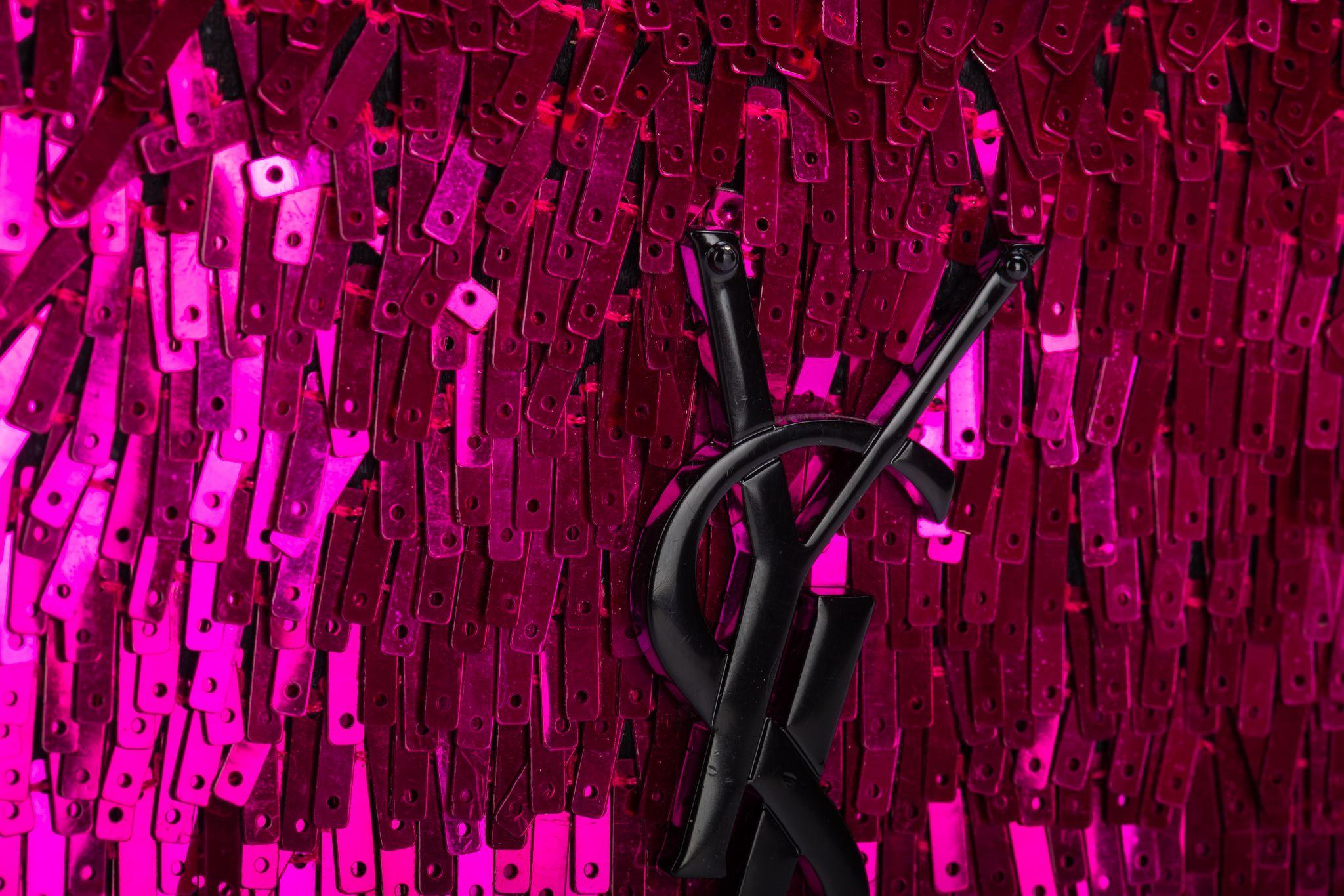 Yves Saint Laurent Bolso Lentejuelas Fucsia Ante Negro NUEVO en venta 5