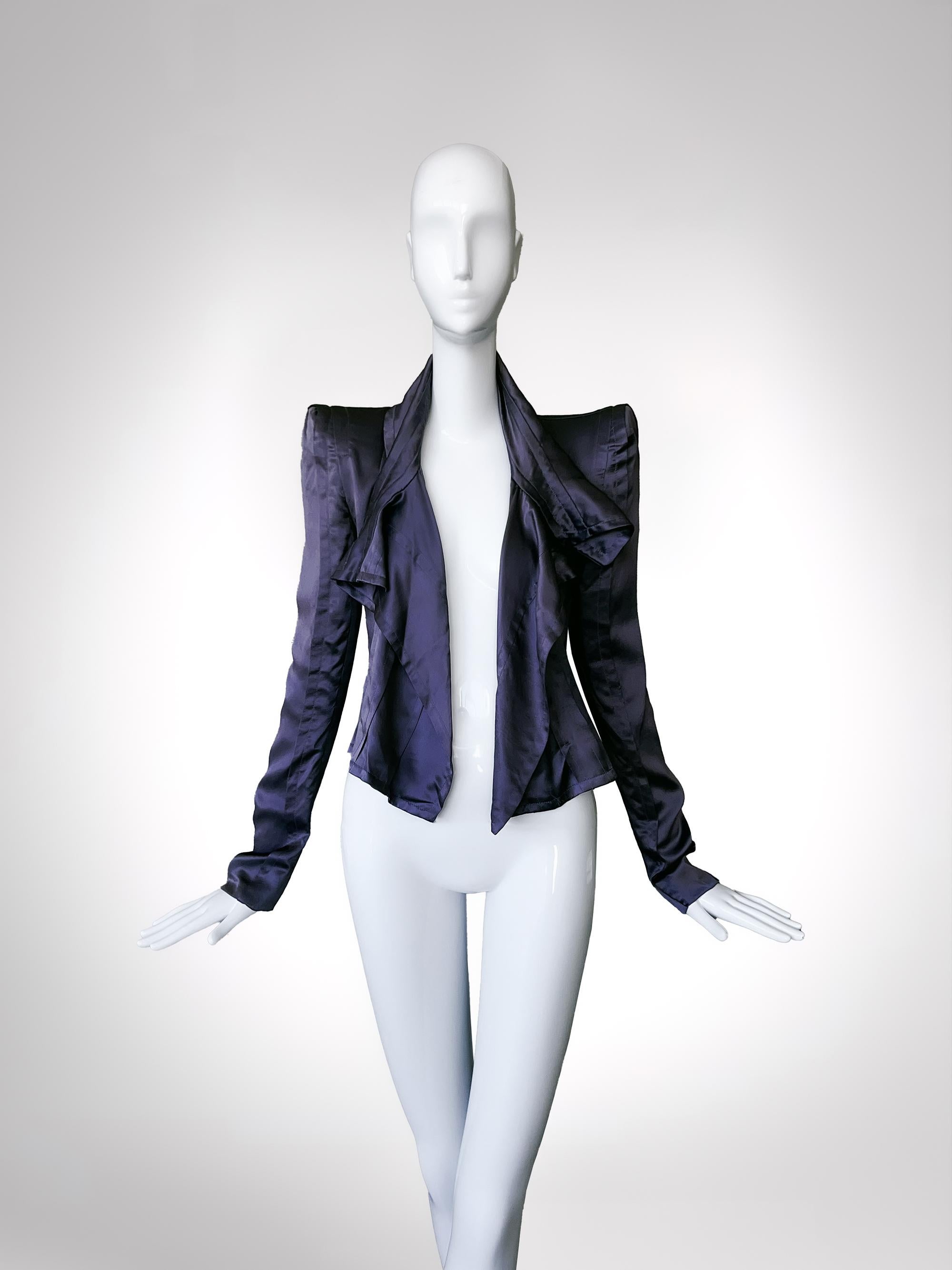 Yves Saint Laurent H/W 2003 Archivalische liquide Seidenjacke mit dramatischen Schulternbluse im Angebot 3