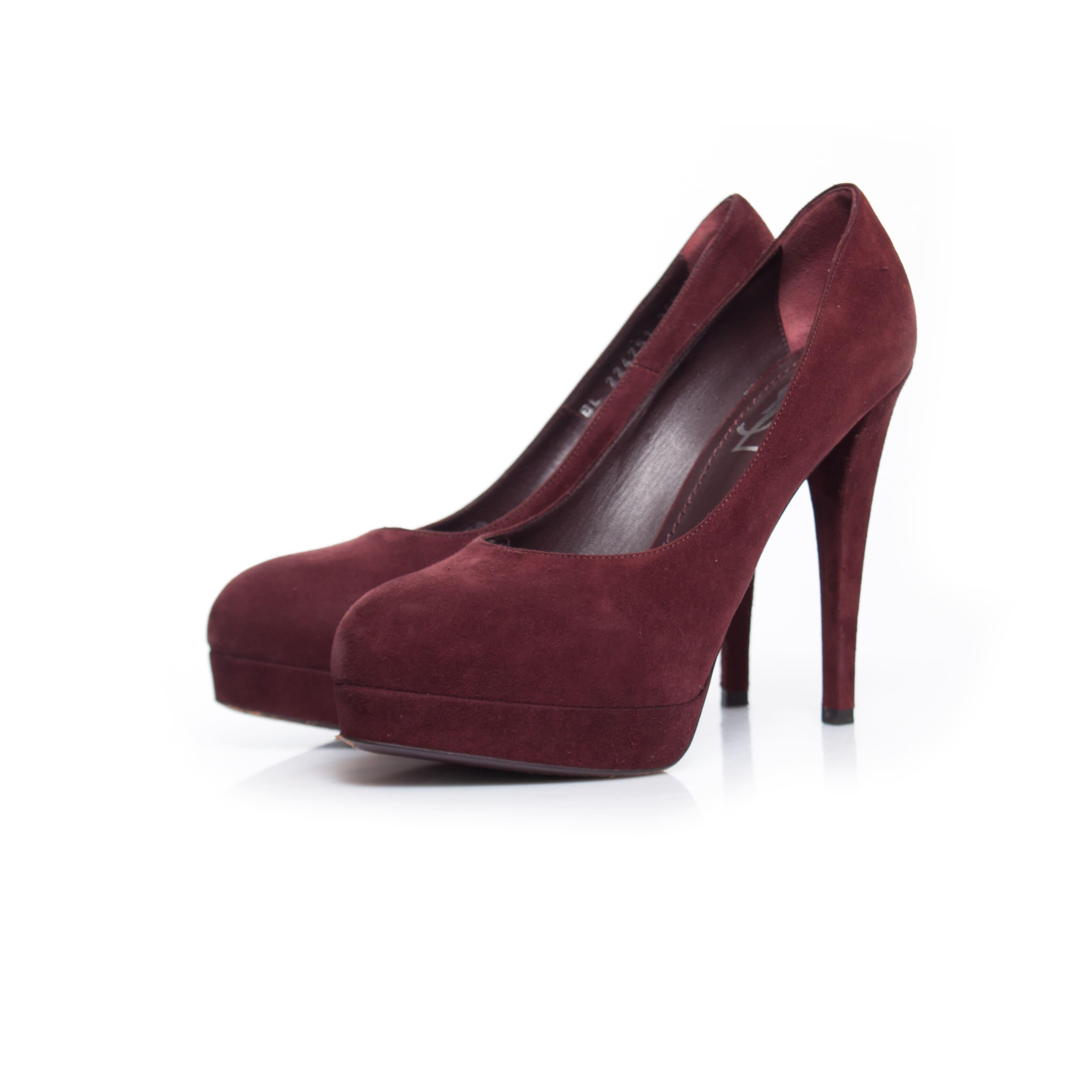 Yves Saint Laurent, Gaby suede pumps For Sale 1