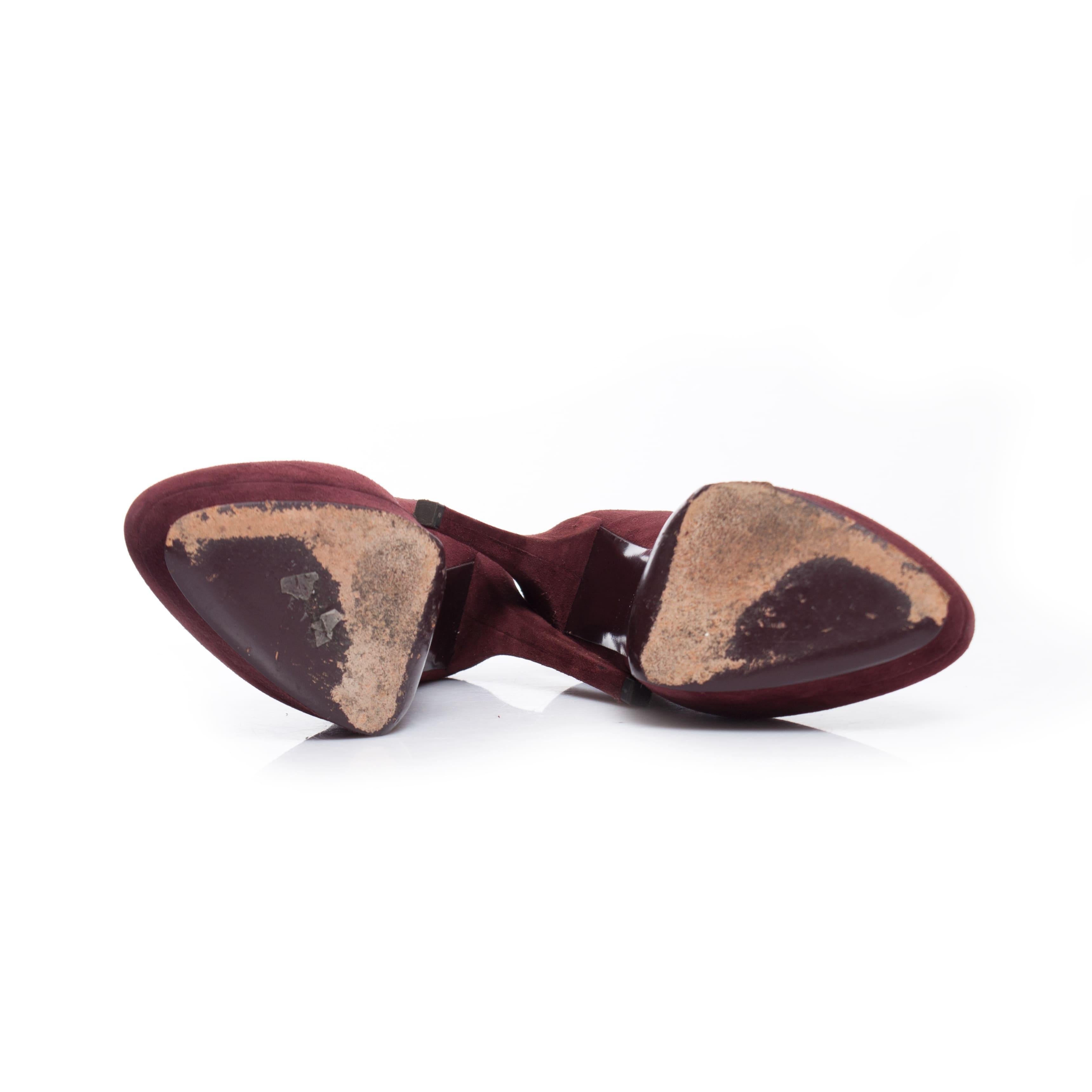 Yves Saint Laurent, Gaby suede pumps For Sale 2