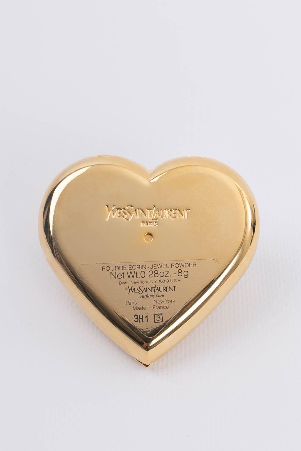 Yves Saint Laurent Kompaktes, vergoldetes Metall in Herzform, vergoldet im Zustand „Hervorragend“ im Angebot in SAINT-OUEN-SUR-SEINE, FR