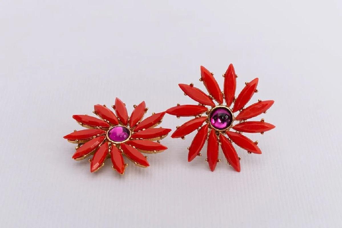 Yves Saint Laurent Gilted Metal and Orange Cabochons Clip-on Earrings For Sale 1
