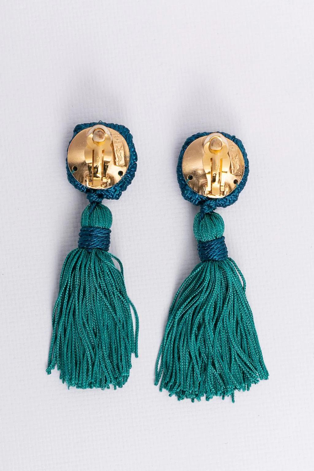 Yves Saint Laurent Gilted Metal Clip-on Tassels Earrings In Excellent Condition For Sale In SAINT-OUEN-SUR-SEINE, FR