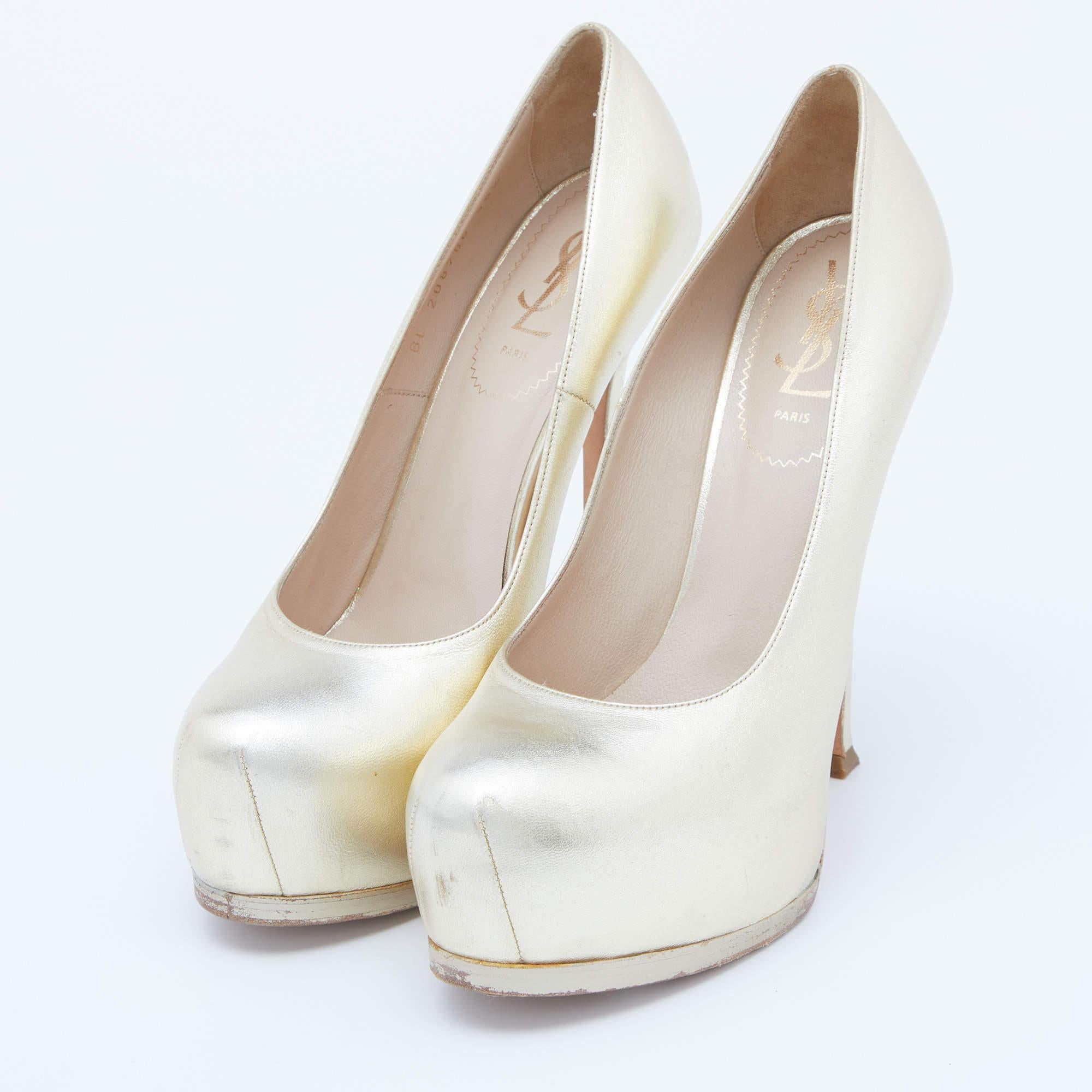 Perfectly sewn and finished to ensure an elegant look and fit  these Yves Saint Laurent shoes are a purchase youll love flaunting. They look great on the feet.