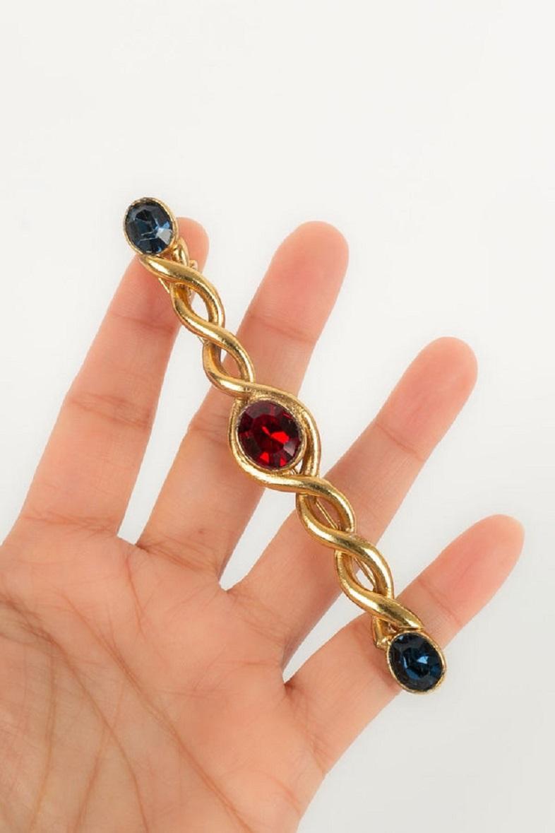 Yves Saint Laurent Gold Metal Brooch with Red and Blue Rhinestones For Sale 3