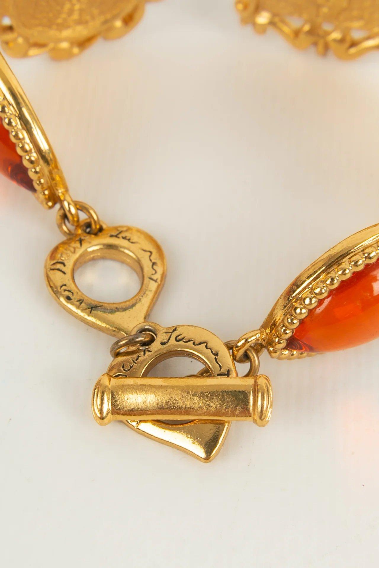 Yves Saint Laurent, bracelet en métal plaqué or et résine colorée en vente 1