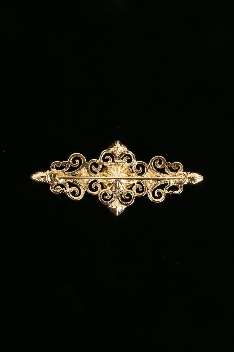 Yves Saint Laurent Gold Plated Metal and Rhinestone Brooch In Excellent Condition For Sale In SAINT-OUEN-SUR-SEINE, FR