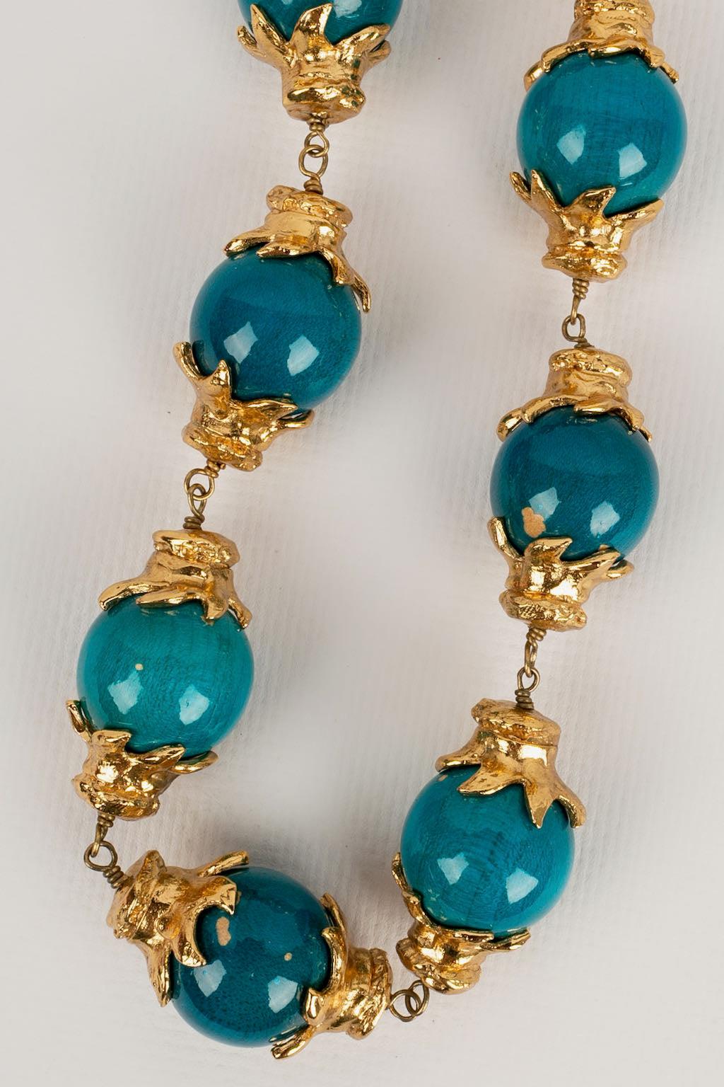 Yves Saint Laurent, collier en métal plaqué or avec perles en bois en vente 2