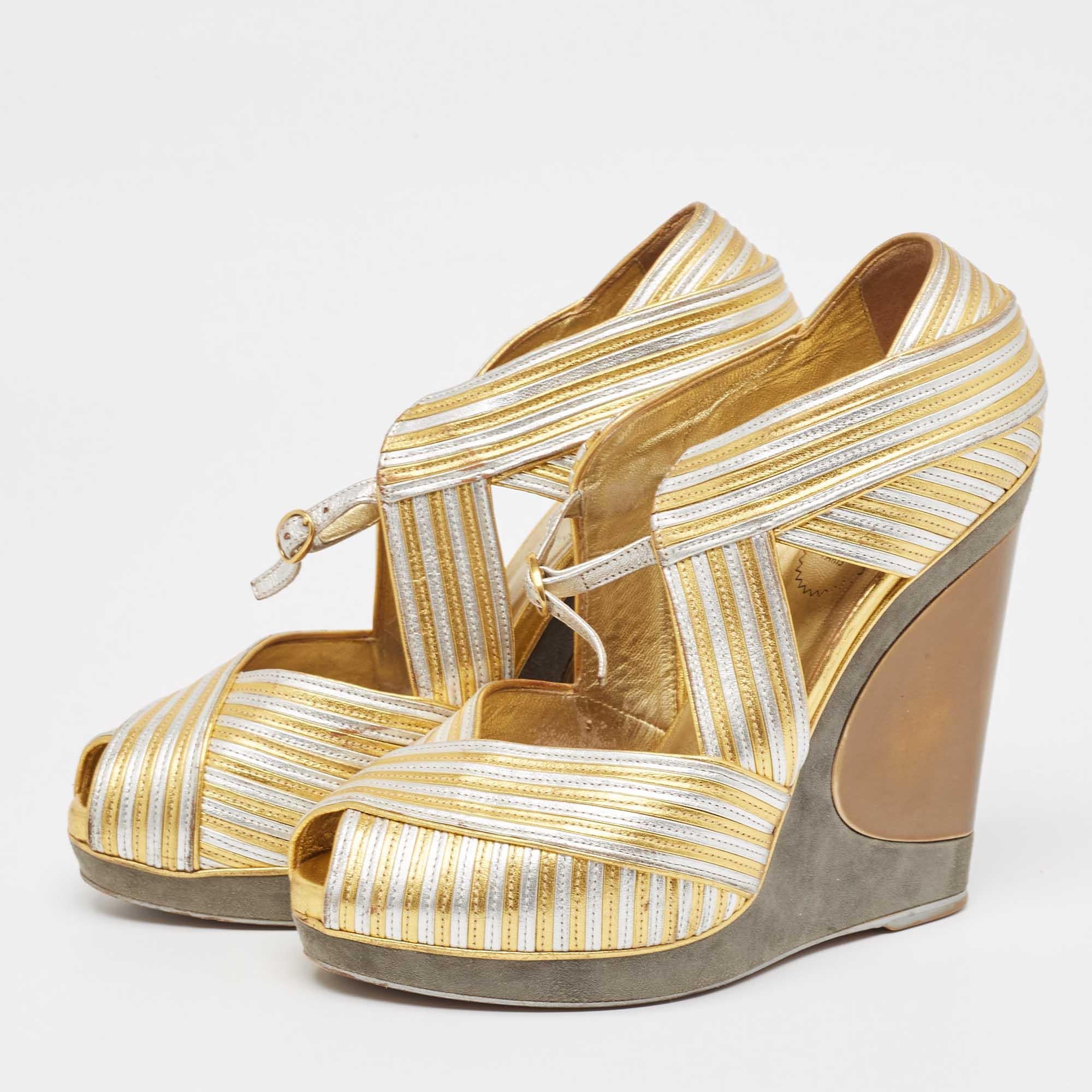 Make a chic style statement with these designer pumps. They showcase sturdy heels and durable soles perfect for your fashionable outings
