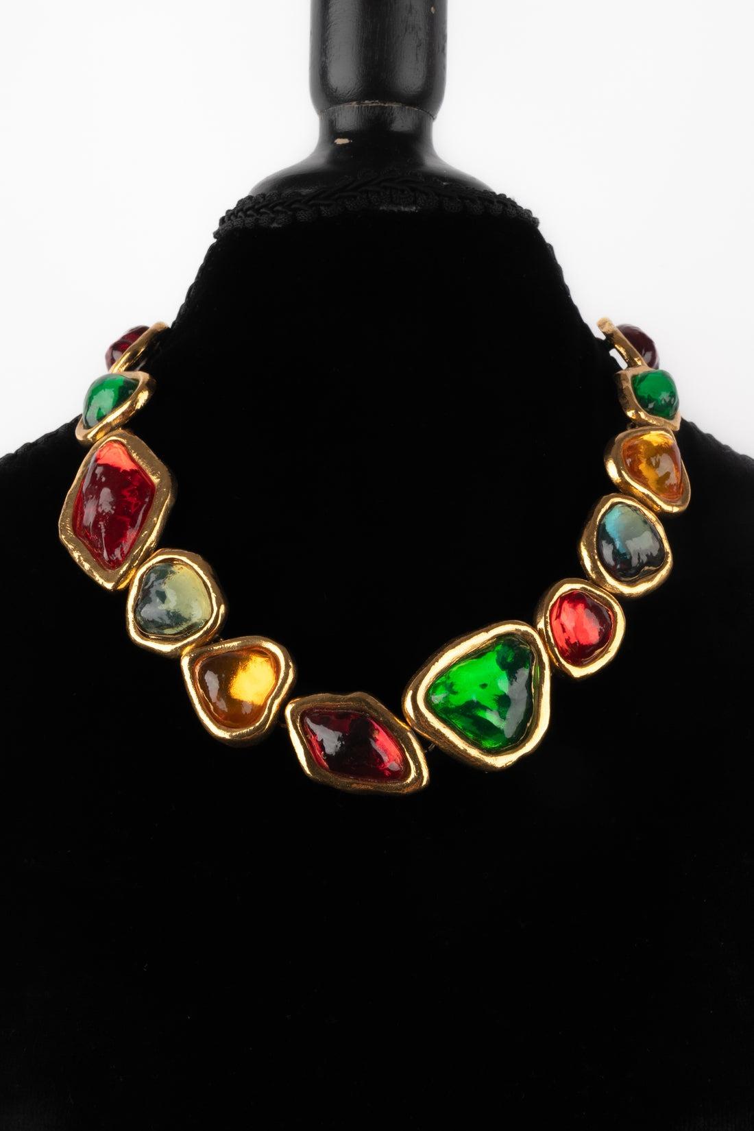 Donna Collana articolata in metallo dorato Yves Saint Laurent in vendita