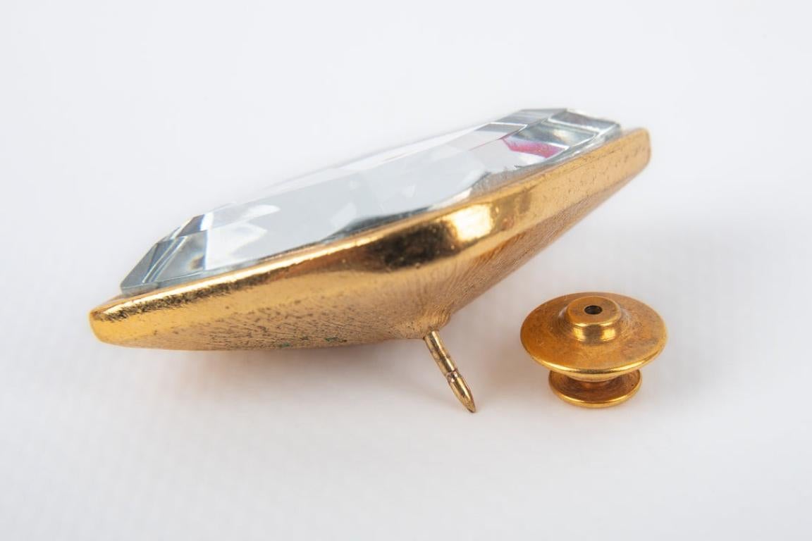 Yves Saint Laurent Golden Metal Brooch/Label Pin In Excellent Condition For Sale In SAINT-OUEN-SUR-SEINE, FR