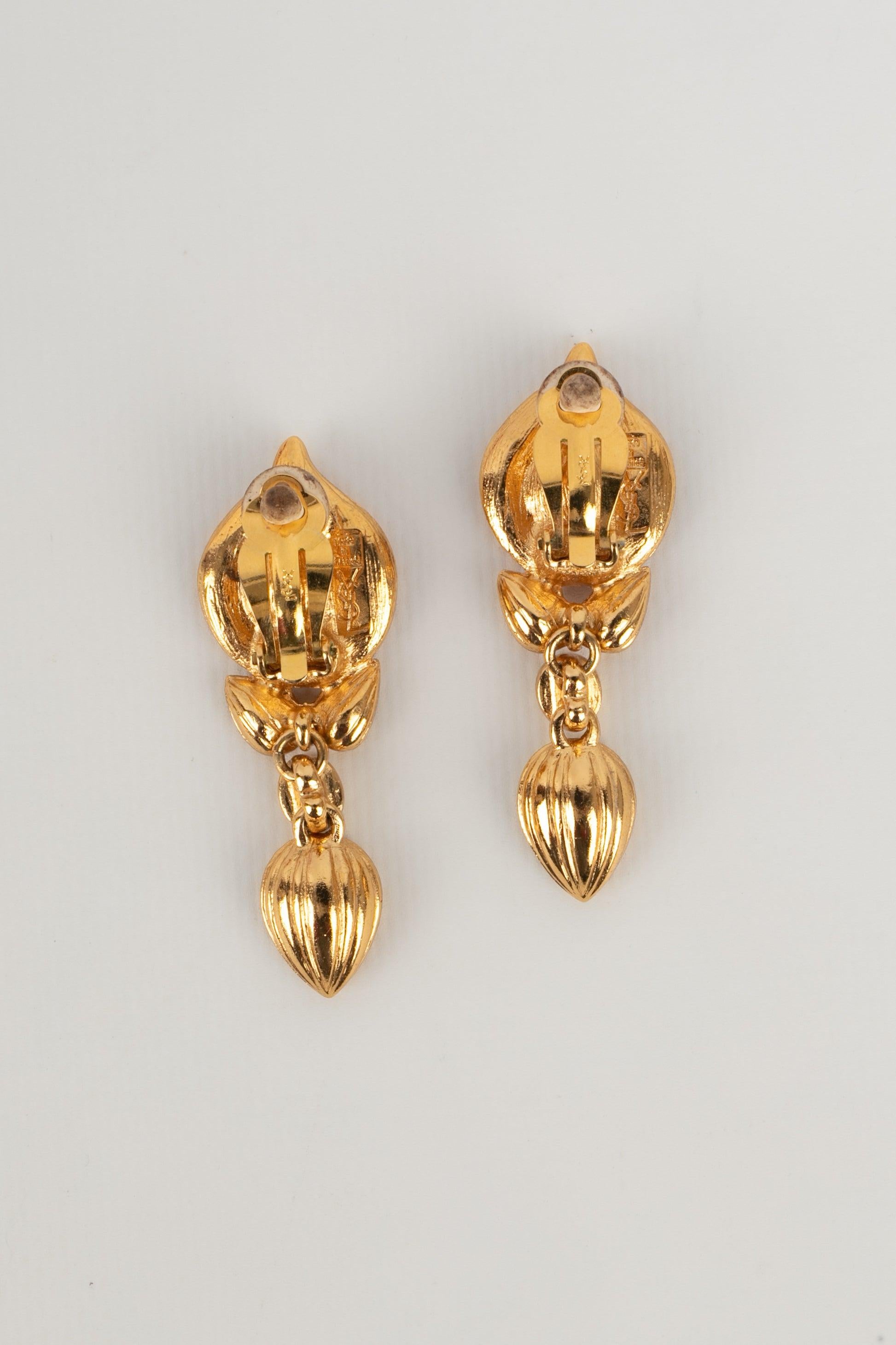 Women's Yves Saint Laurent Golden Metal Clip-On Earrings with Enamel, 1980s For Sale