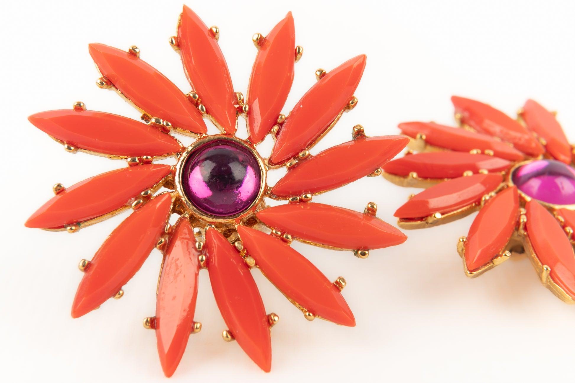 Yves Saint Laurent Golden Metal Earrings with Red Rhinestones In Excellent Condition For Sale In SAINT-OUEN-SUR-SEINE, FR