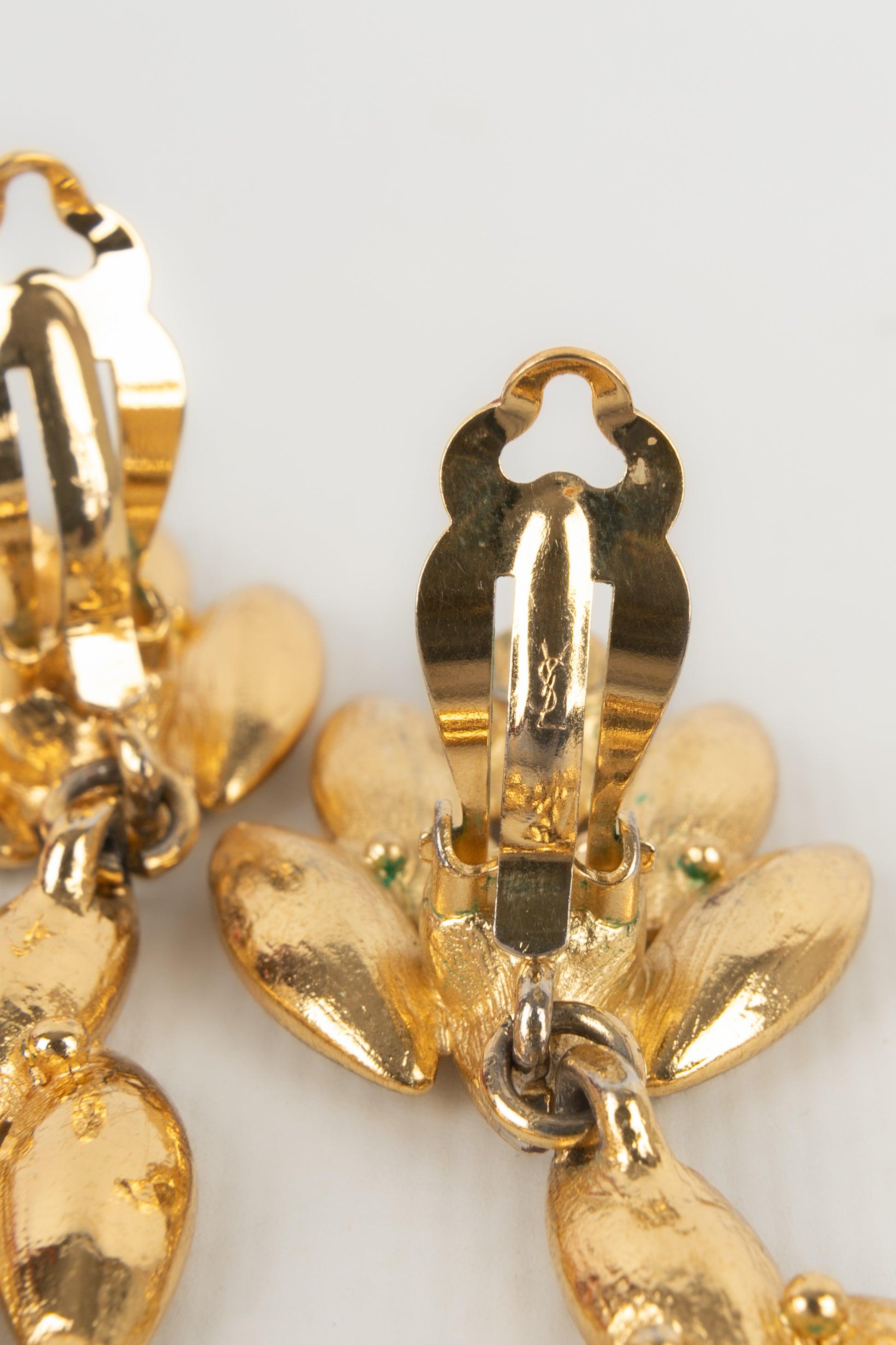 Yves Saint Laurent Golden Metal Earrings with Rhinestones For Sale 3