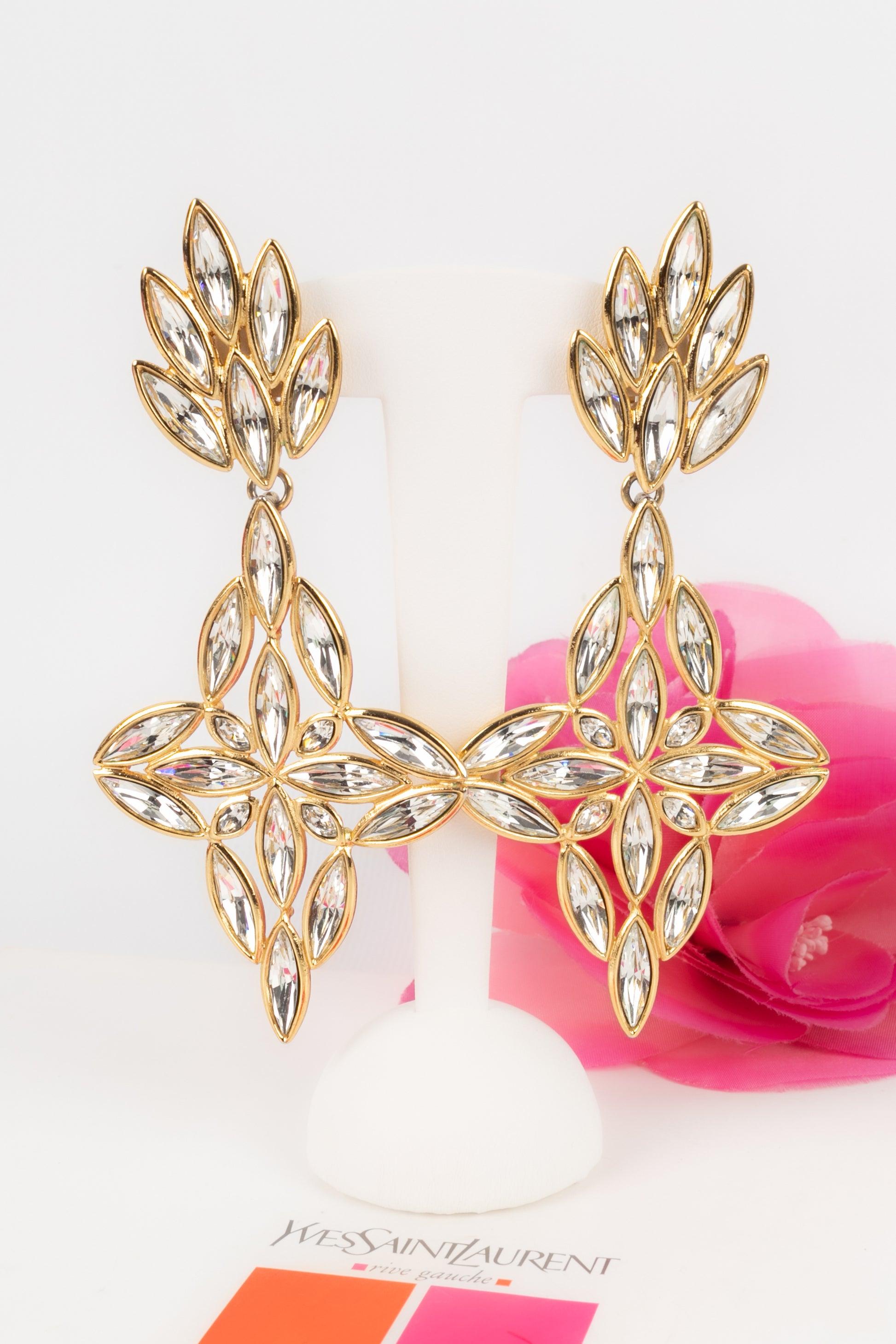 Yves Saint Laurent Golden Metal Earrings with Rhinestones For Sale 4