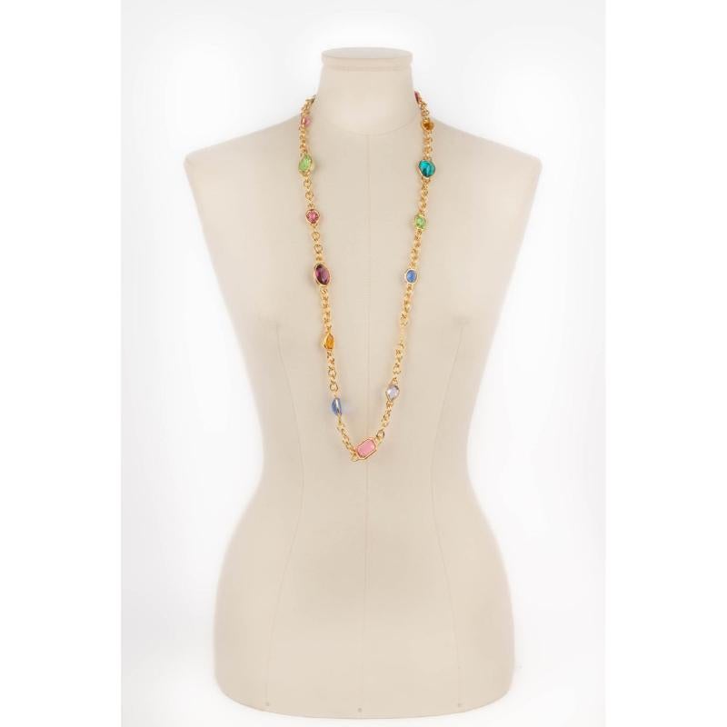 Yves Saint Laurent -Collana in metallo dorato con strass multicolore.

Informazioni aggiuntive:
Condizioni: Ottime condizioni
Dimensioni: Lunghezza: 93 cm

Riferimento del venditore: BC47