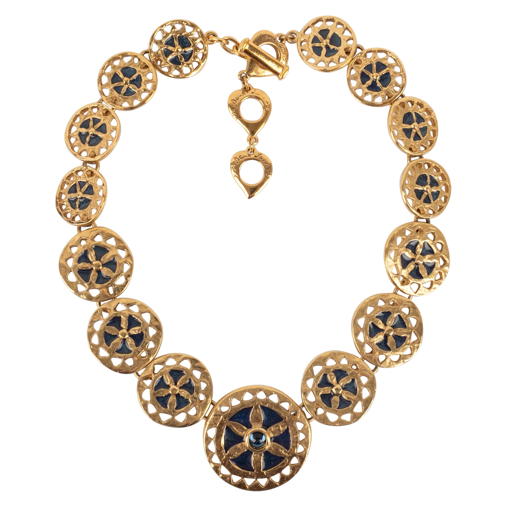 Yves Saint Laurent Goldene durchbrochene Metallhalskette aus Metall, emailliert mit blauem Blau im Angebot
