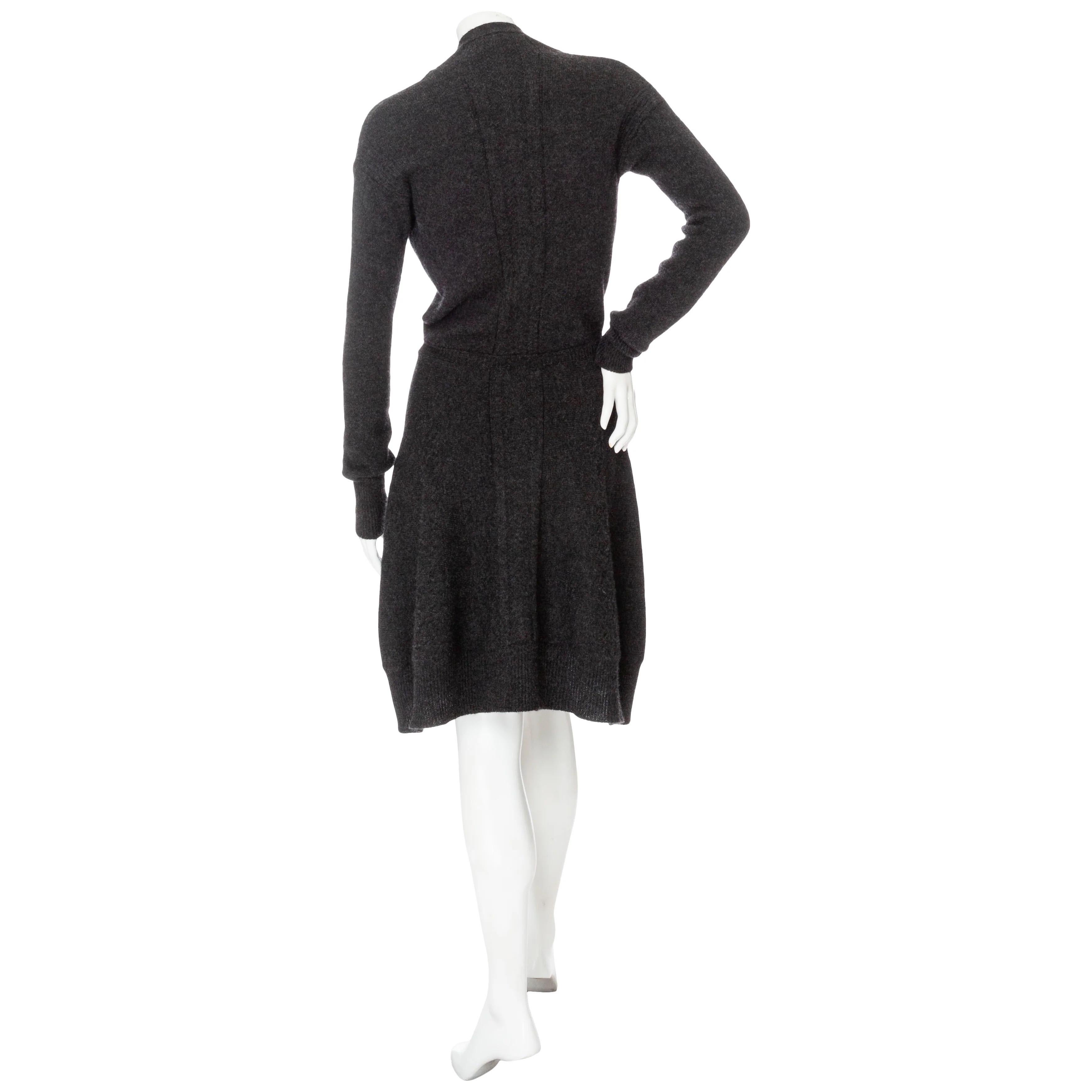 Women's Yves Saint Laurent Gray Cashmere Knit V-Neck Dress For Sale