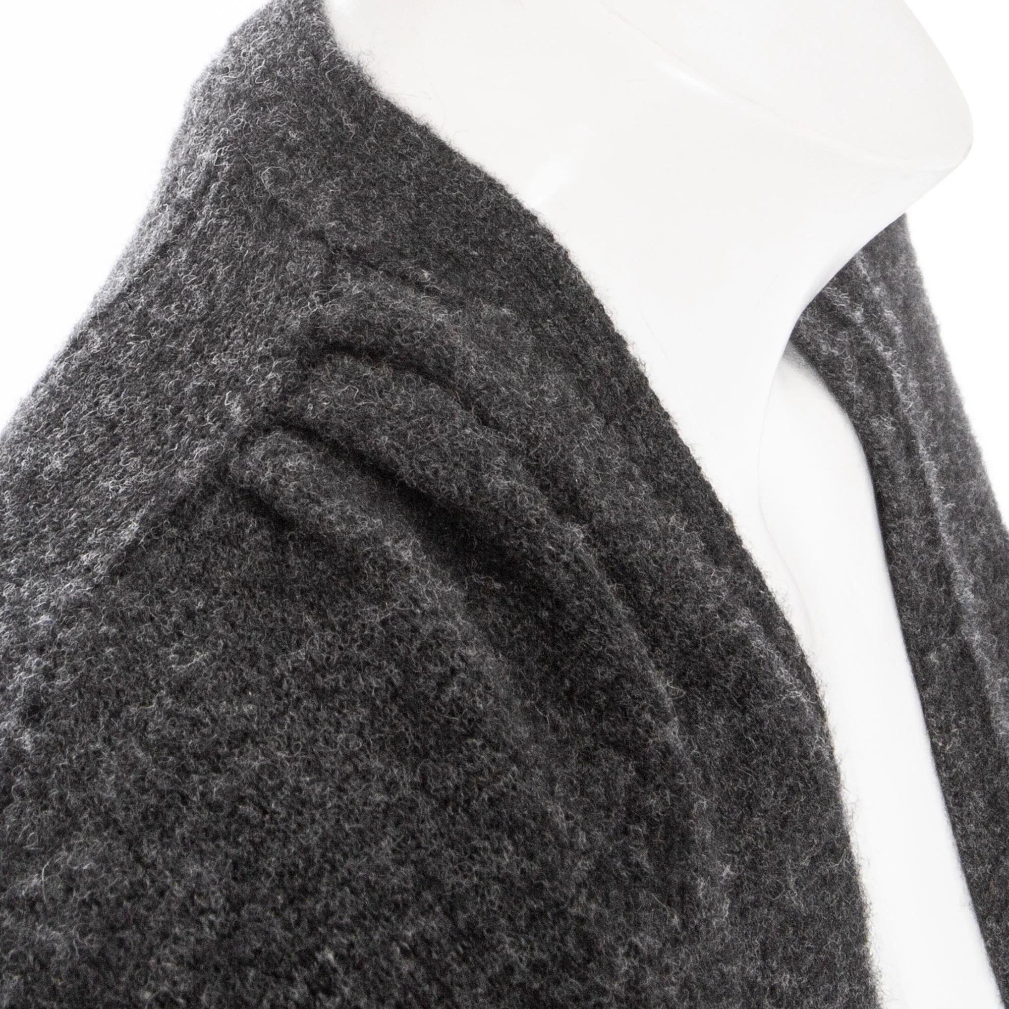 Yves Saint Laurent Gray Cashmere Knit V-Neck Dress For Sale 1