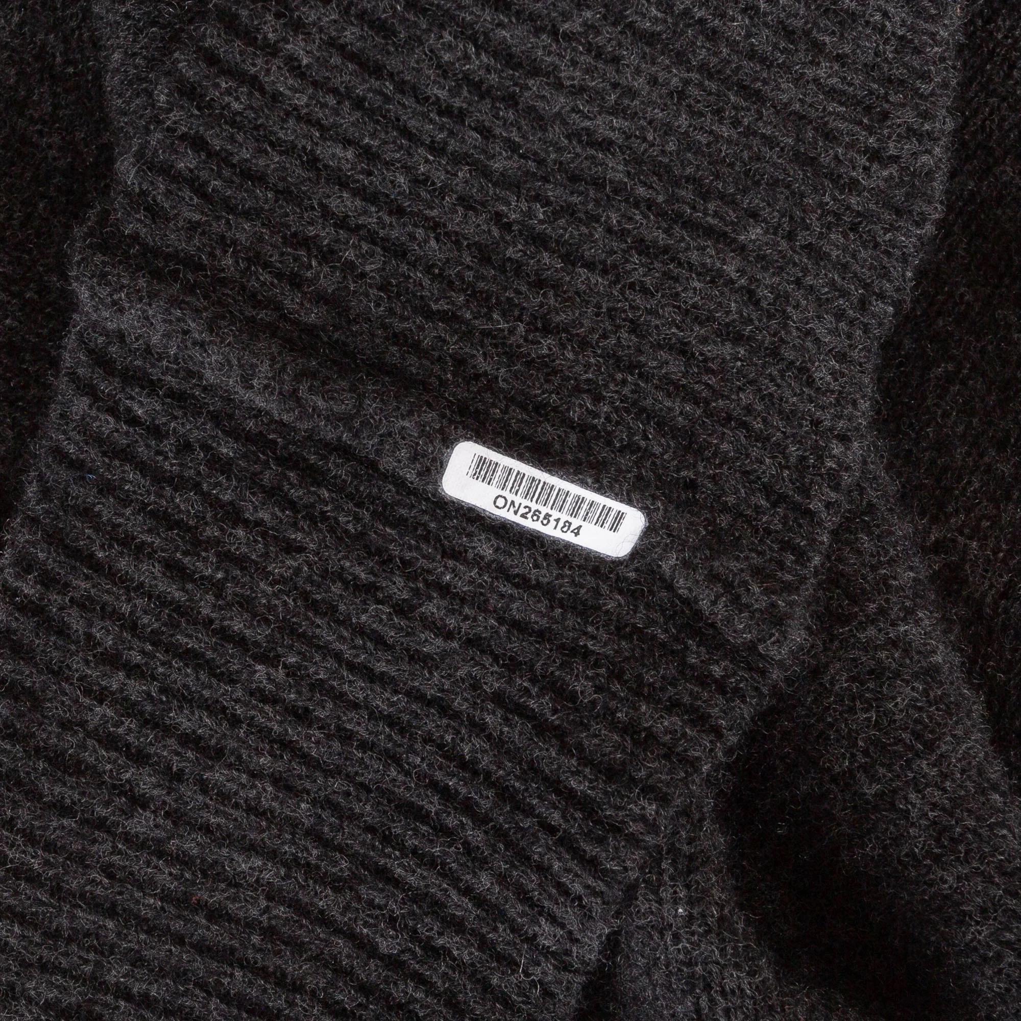 Yves Saint Laurent Gray Cashmere Knit V-Neck Dress For Sale 3