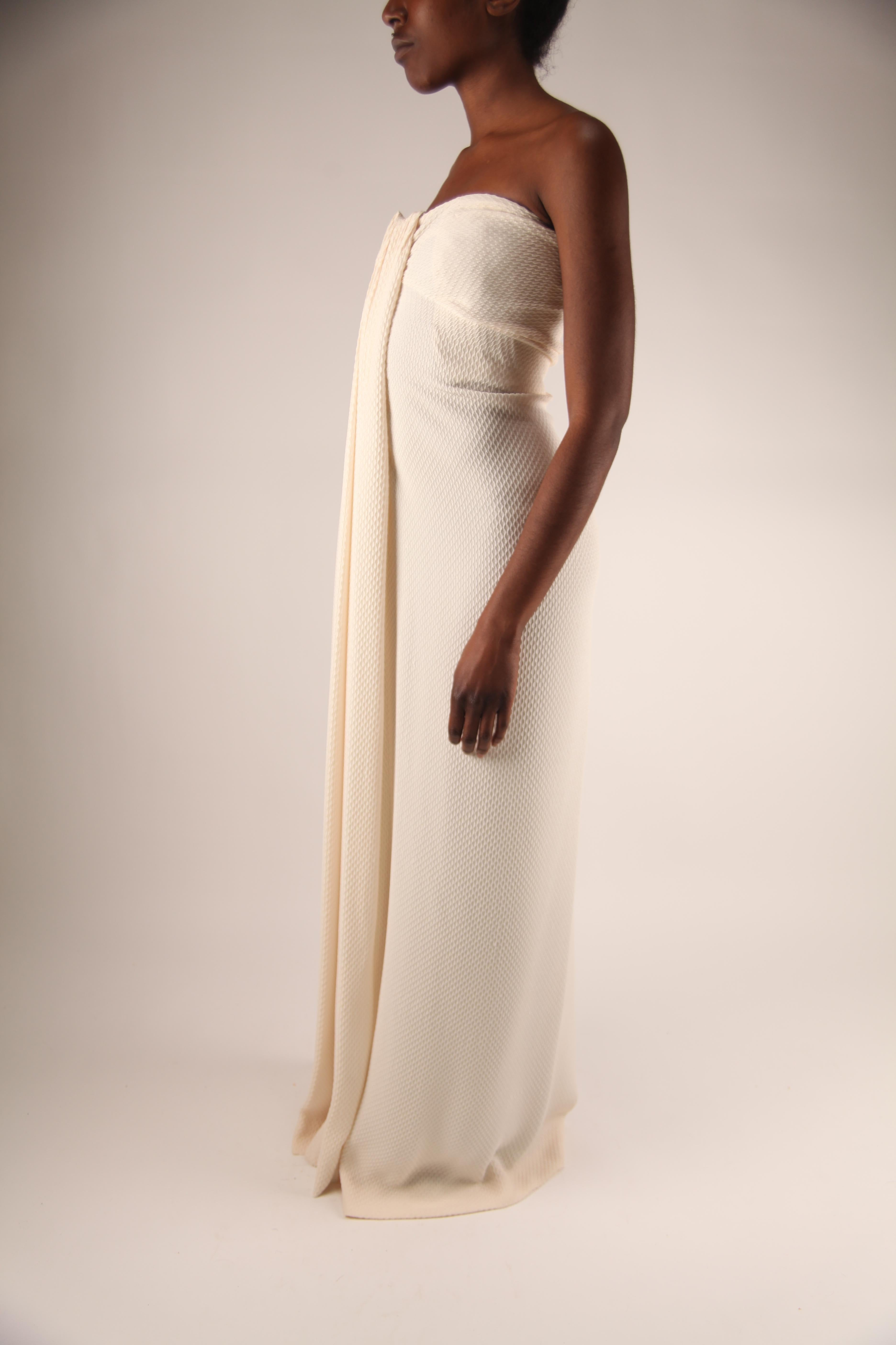 Yves Saint Laurent Vestido de cóctel de seda sin tirantes de estilo greco, hacia la década de 1980 Beige