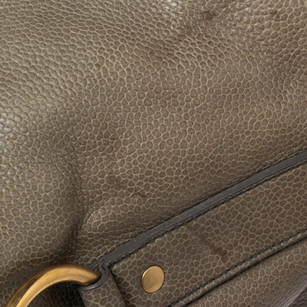 Übergroße Muse-Tasche aus grünem Leder von Yves Saint Laurent im Angebot 3