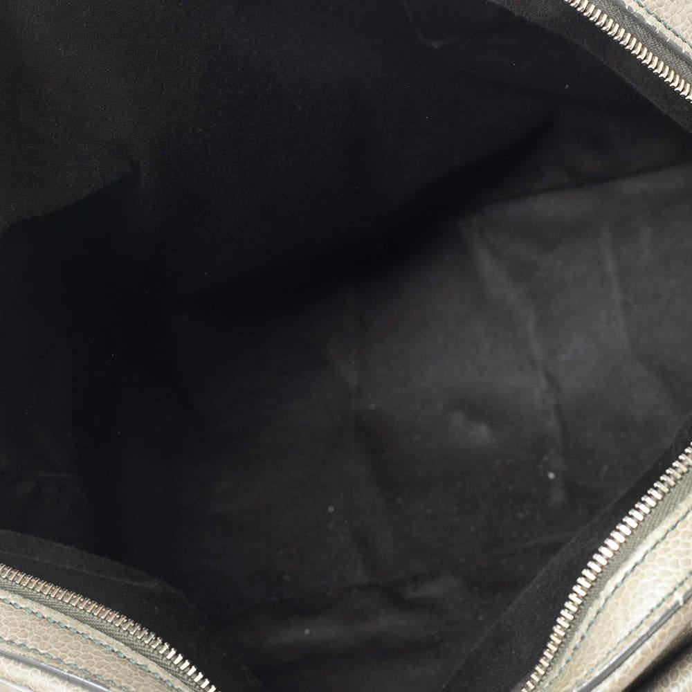 Übergroße Muse-Tasche aus grünem Leder von Yves Saint Laurent im Angebot 4