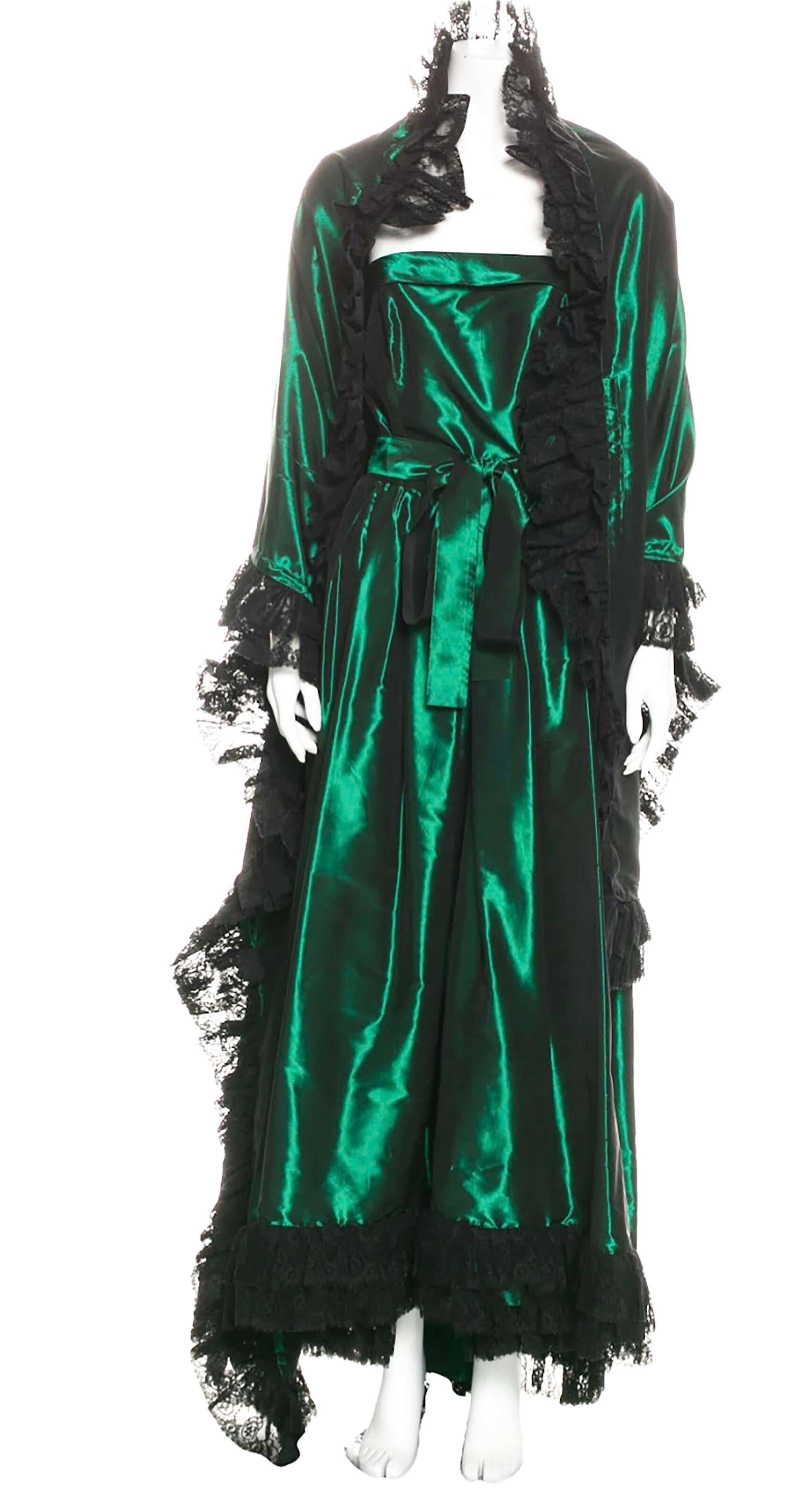 1980S YVES SAINT LAURENT GREEN TAFFETA STRAPLESS GOWN WITH LACE TRIM AND LARGE SHAWL 
Condition: Excellent
SZ S- M // FR40 
bust 30