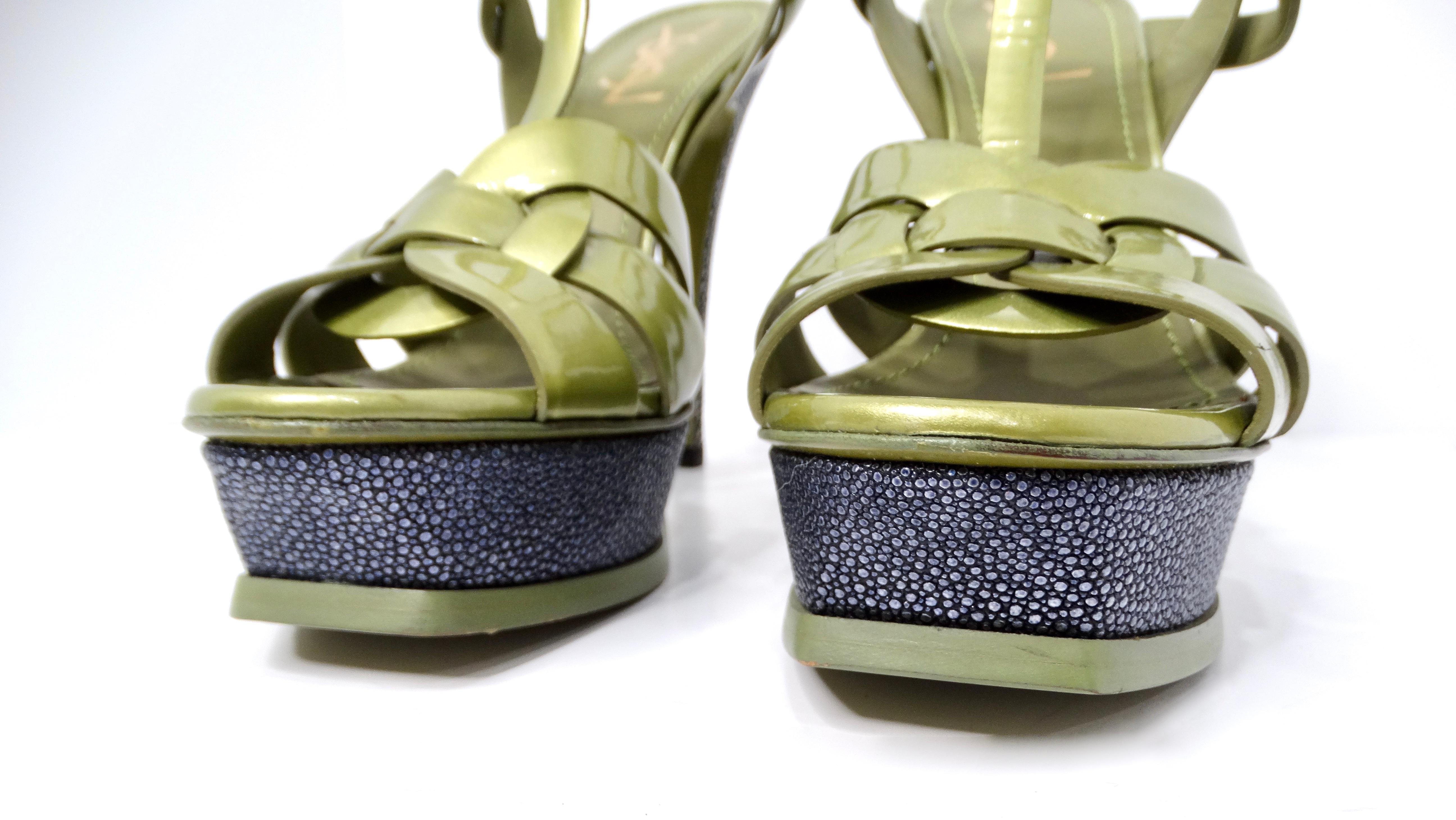 Yves Saint Laurent Green Tribute Patent Leather Platform High Heels In Fair Condition For Sale In Scottsdale, AZ