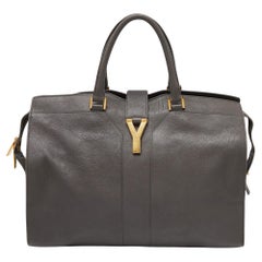 Yves Saint Laurent Große Cabas Chyc Tote aus grauem Leder