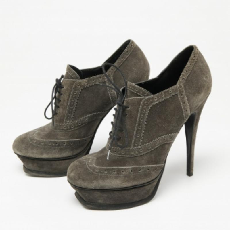 Bottines Janis Yves Saint Laurent en daim gris, taille 39,5 Pour femmes en vente