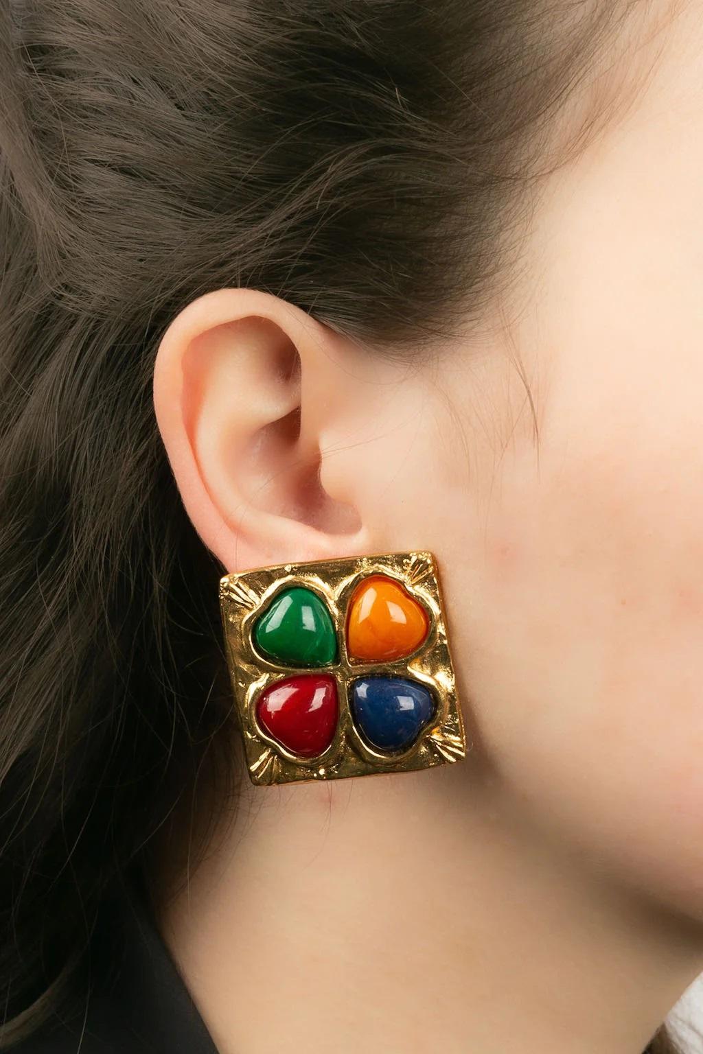 Yves Saint Laurent Hammered Metal Clip Earrings & Multicolored Resin Cabochons For Sale 2
