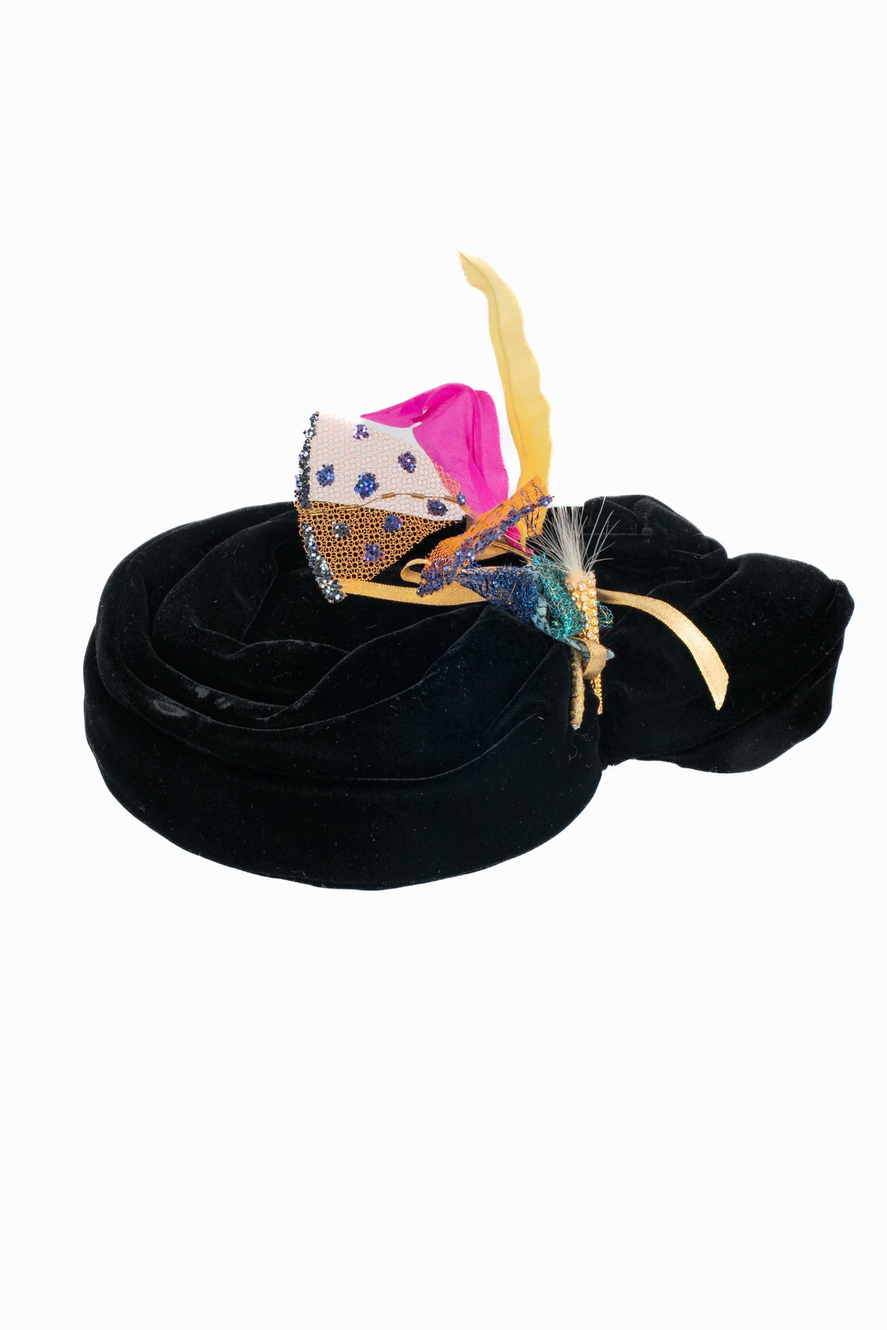 Marrone Yves Saint Laurent hat in vendita