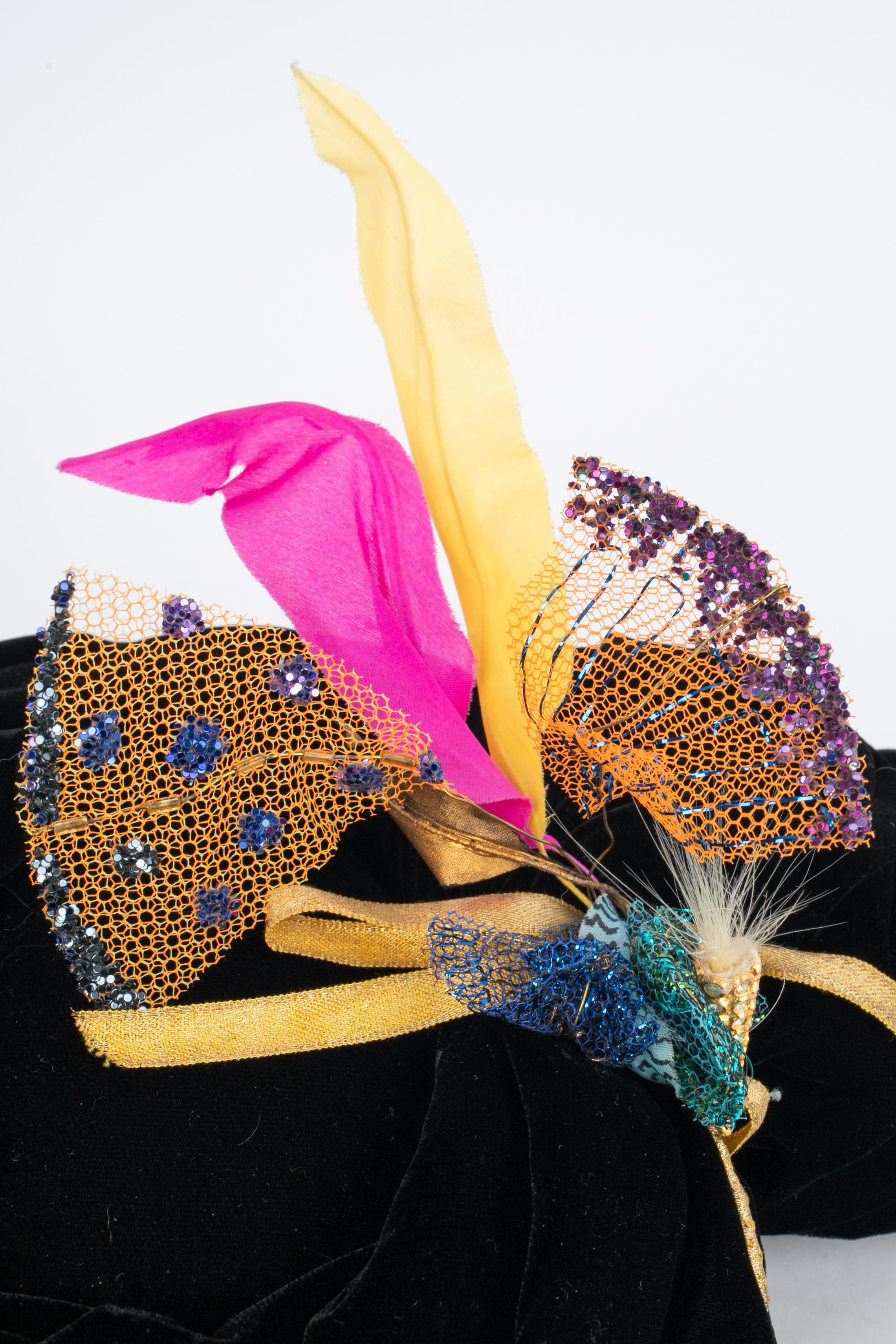 Yves Saint Laurent hat in vendita 3