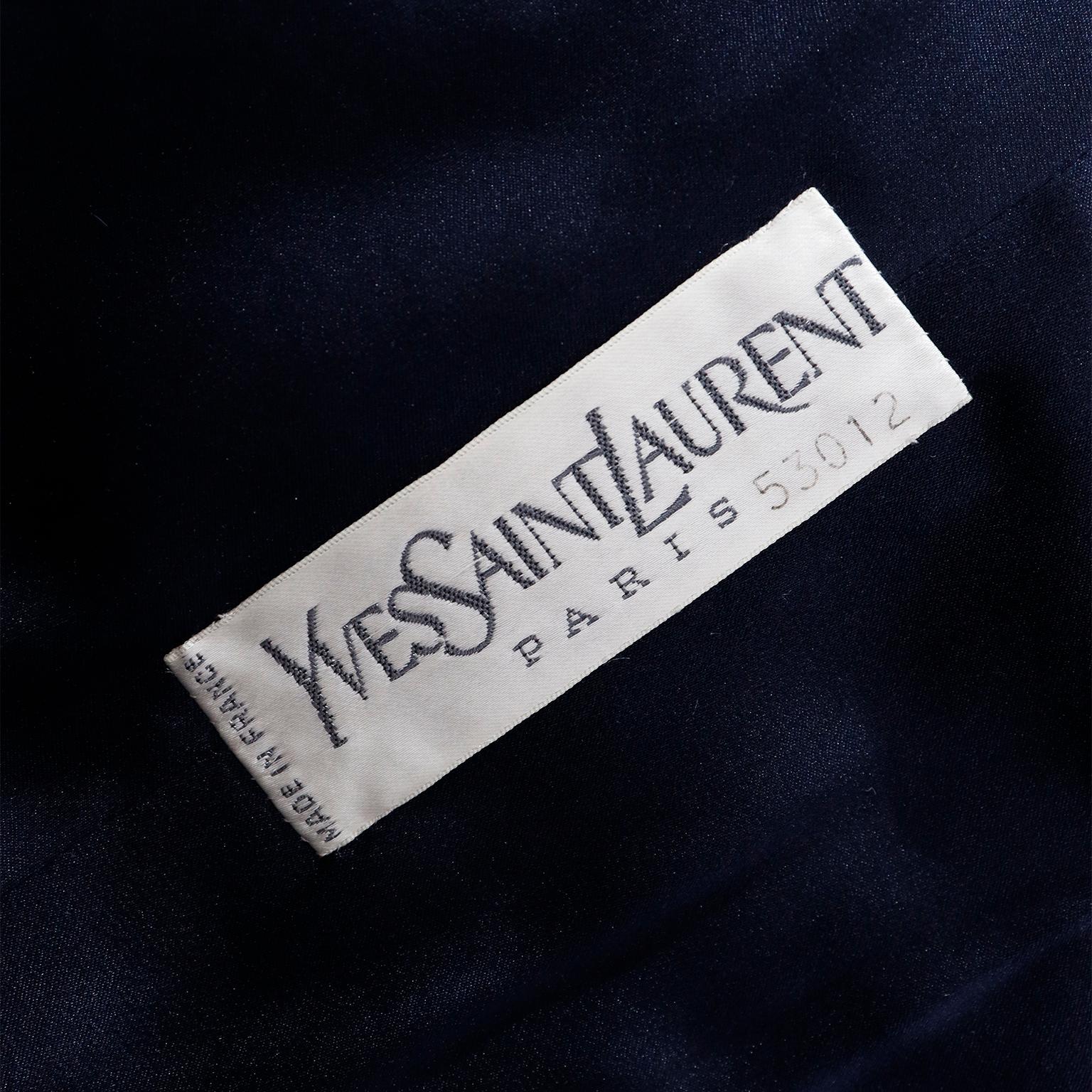 Manteau en laine bleu marine avec bordure en vison tondu Yves Saint Laurent Haute Couture, 1976 en vente 7