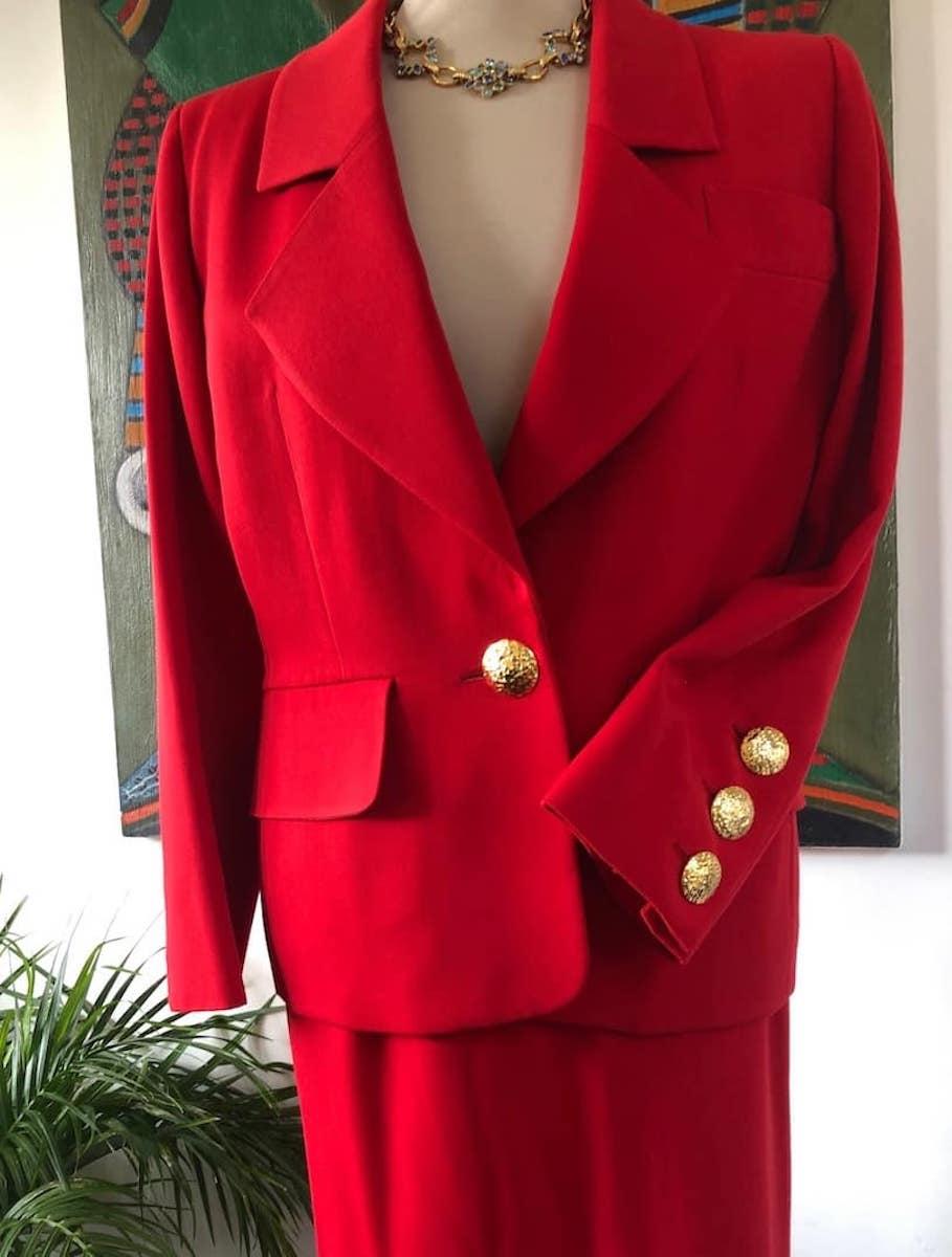YVES SAINT-LAURENT Haute Couture 64534 Red Single Breasted Jacket Suit Vintage In Excellent Condition For Sale In London, GB
