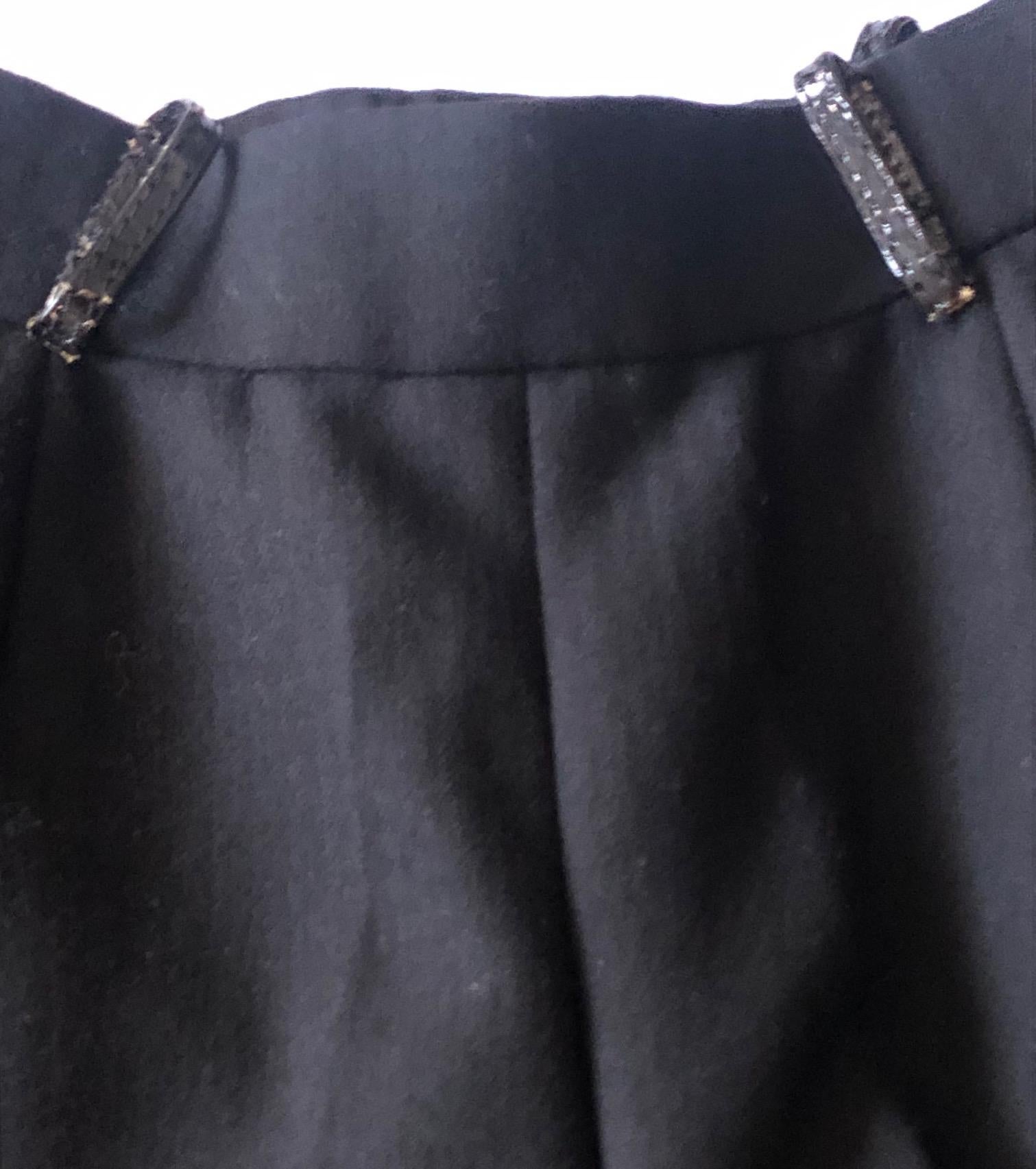 YVES SAINT-LAURENT Haute Couture 67931 Costume noir à simple boutonnage et à rayures 3 pièces en vente 1