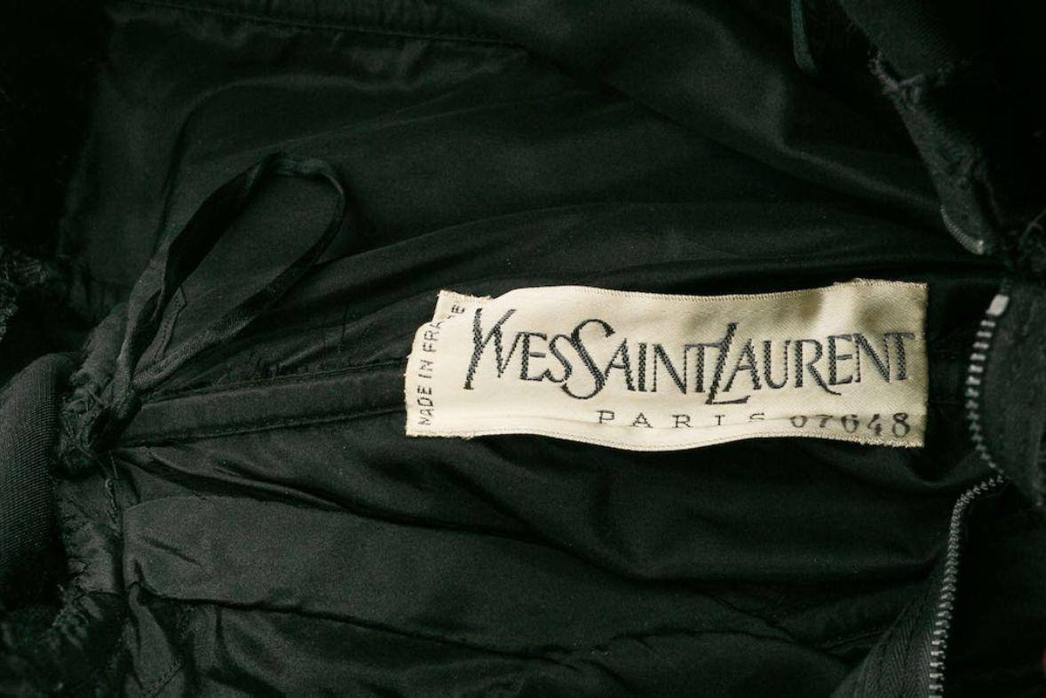 Yves Saint Laurent Haute Couture Schwarzes Seidensamtkleid aus Seide, 1986 im Angebot 5