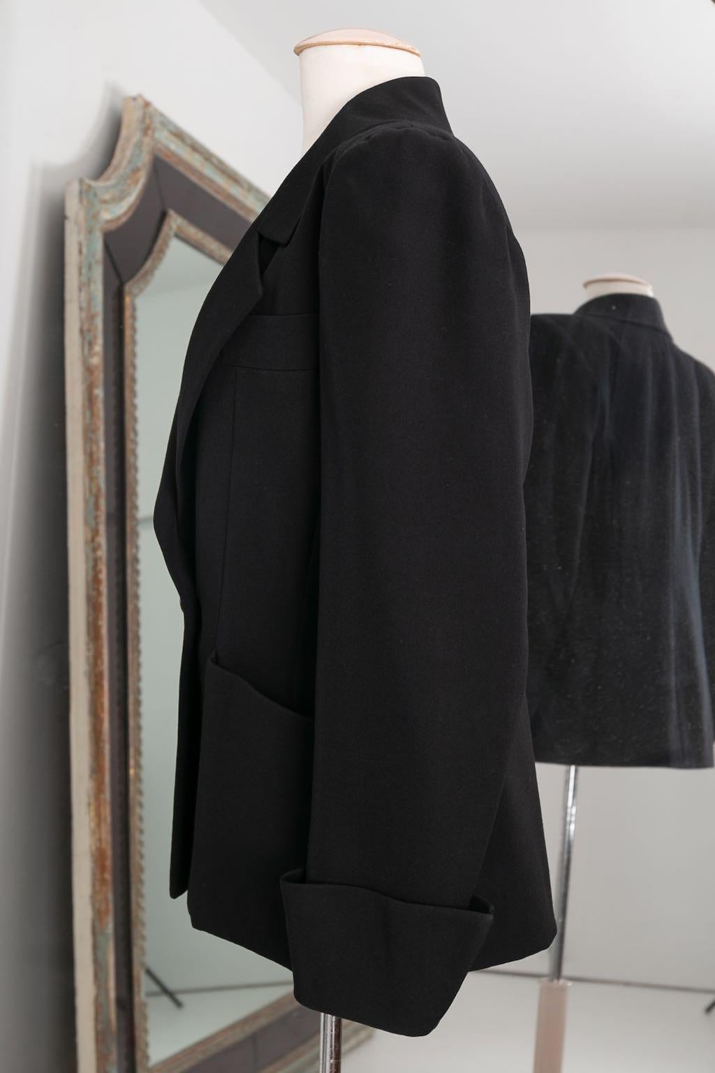 Yves Saint Laurent Haute Couture ensemble jupe et veste noire, circa 1981/1982 en vente 10