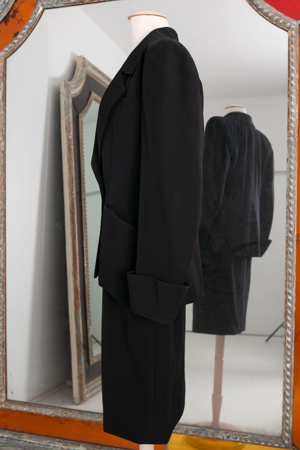 Yves Saint Laurent Haute Couture ensemble jupe et veste noire, circa 1981/1982 en vente 13
