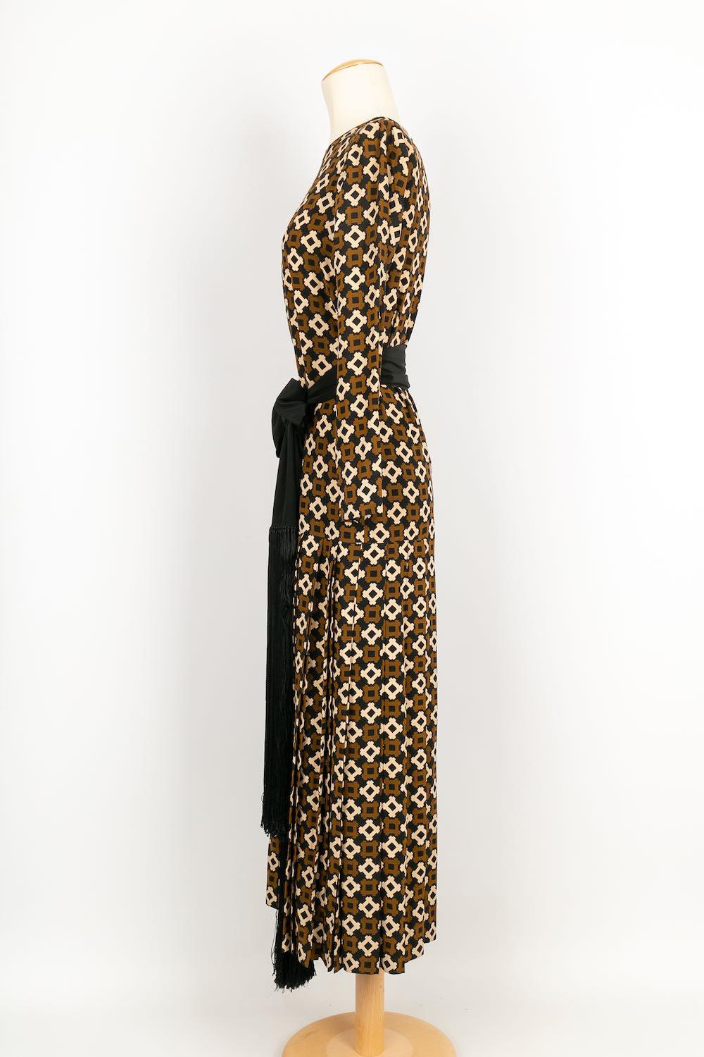 Yves Saint Laurent Haute Couture Dress with Black Silk Belt For Sale 2