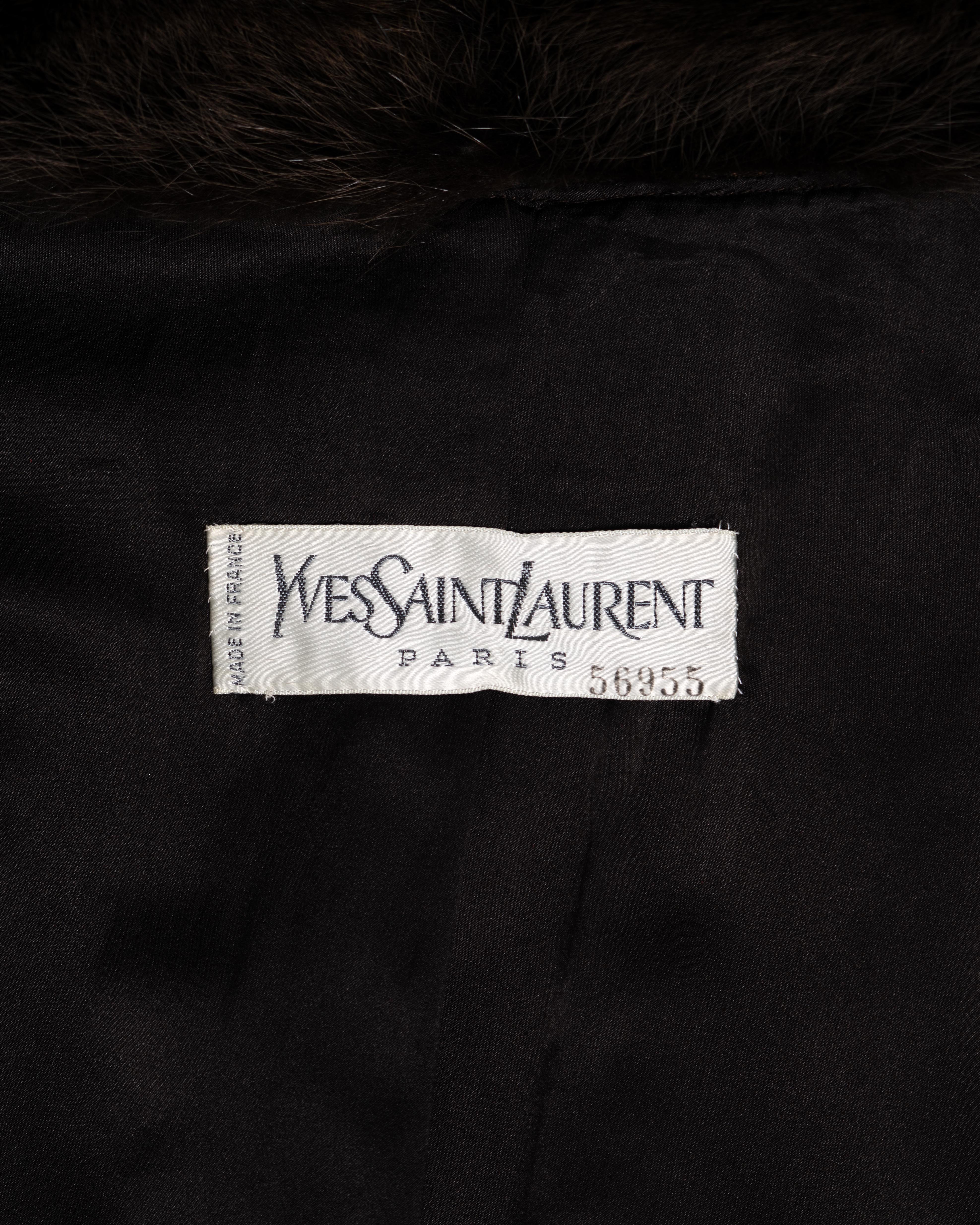 Yves Saint Laurent Haute Couture Ensemble aus Wildleder mit Verzierungen, H/Winter 1984 im Angebot 11