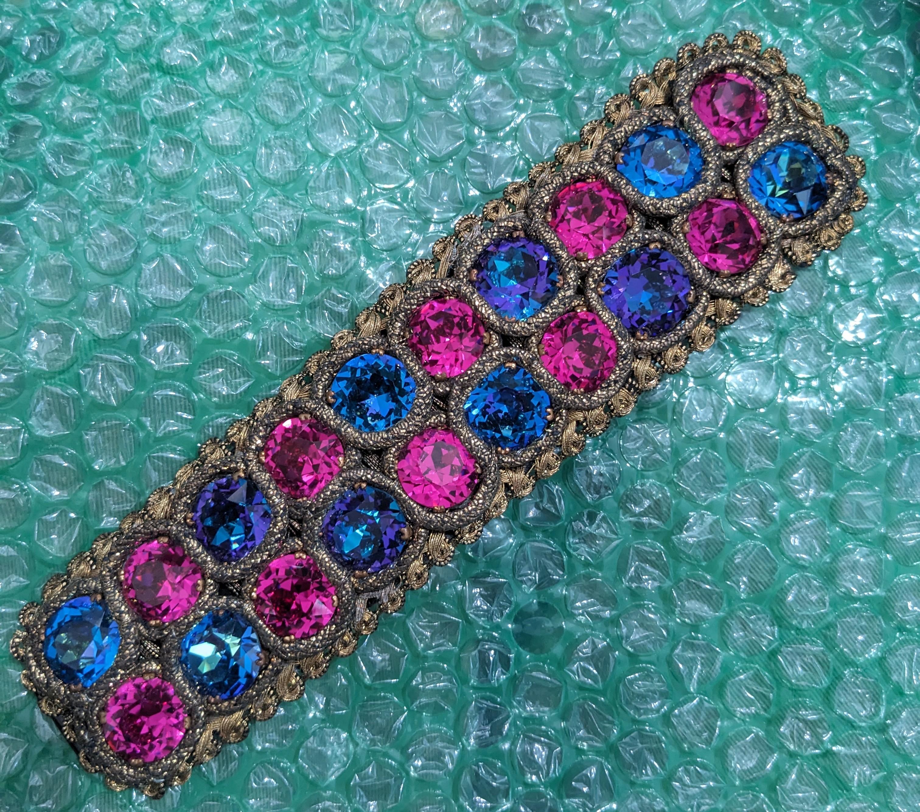 Bracciale Yves Saint Laurent Haute Couture in oro e Swarovski in vendita 7