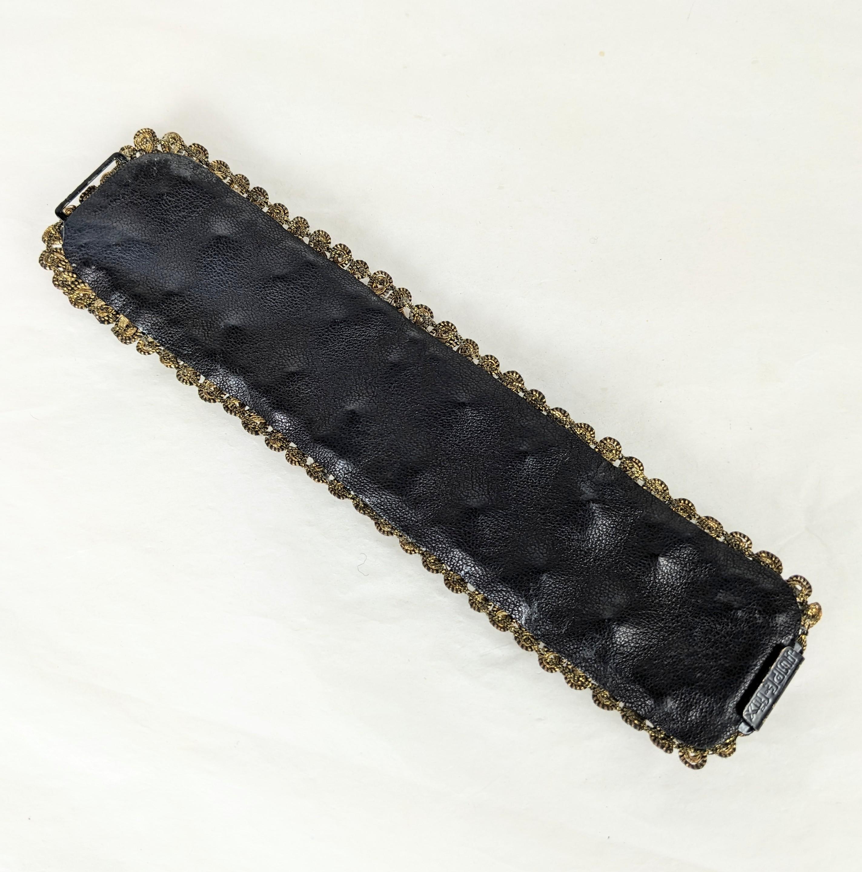 Bracciale Yves Saint Laurent Haute Couture in oro e Swarovski In condizioni ottime in vendita a New York, NY