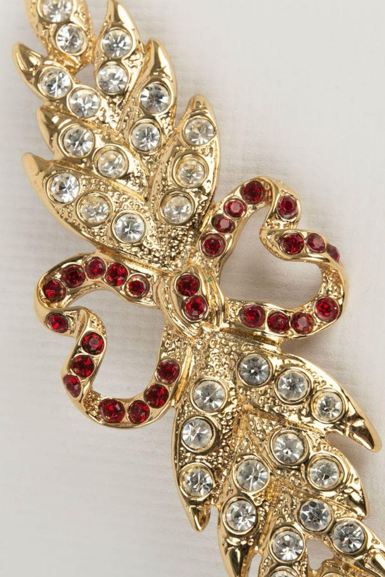 Yves Saint Laurent Haute Couture Gold Plated Metal Brooch with Rhinestones In Excellent Condition For Sale In SAINT-OUEN-SUR-SEINE, FR
