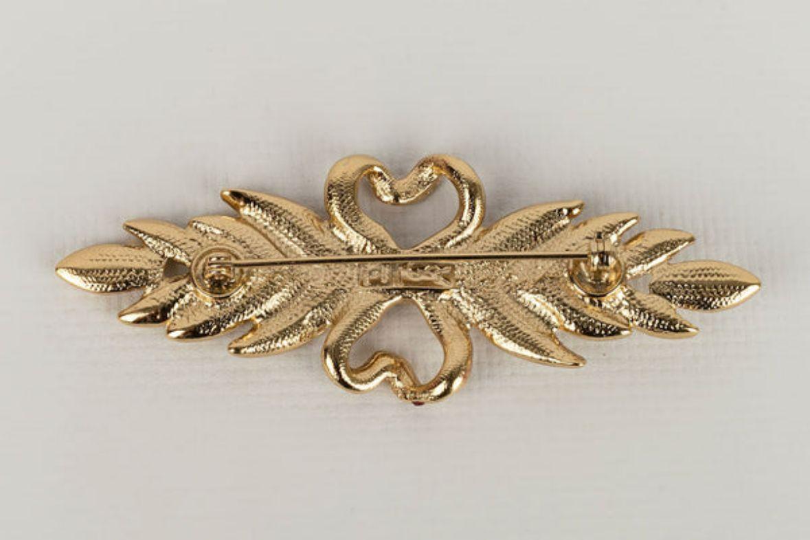 Yves Saint Laurent Haute Couture Gold Plated Metal Brooch with Rhinestones For Sale 1