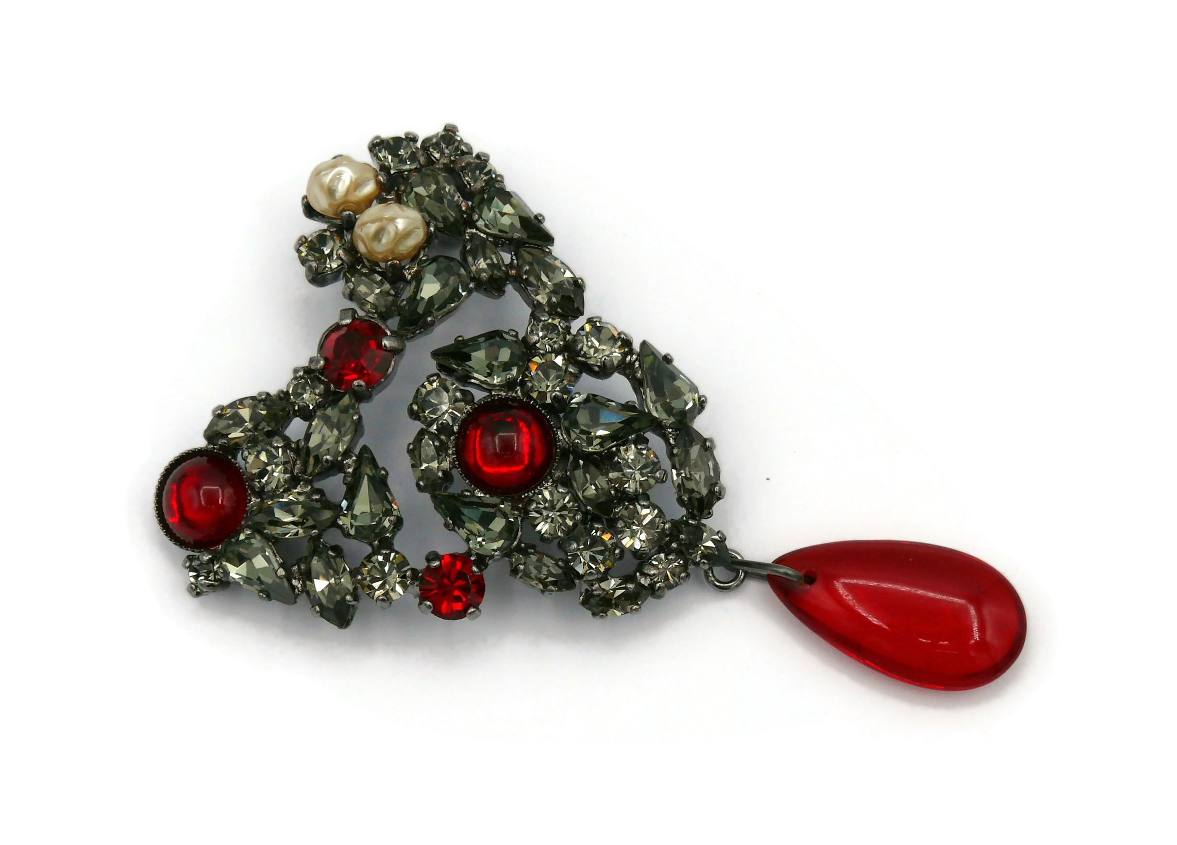 YVES SAINT LAURENT Haute Couture Iconic Bejeweled Heart Brooch In Good Condition In Nice, FR